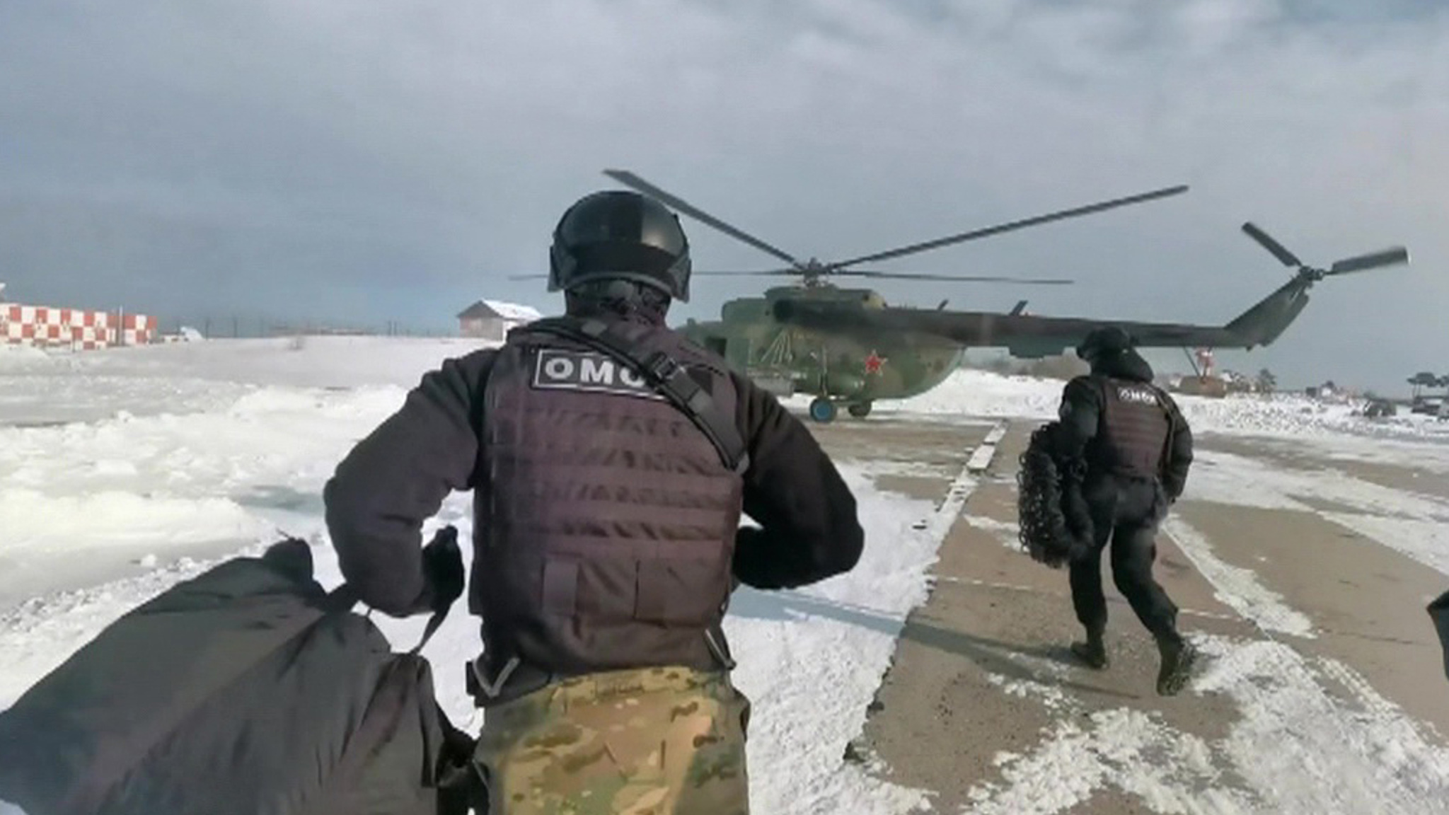 Спецназ и авиация Росгвардии провели в Иркутске совместную тренировку