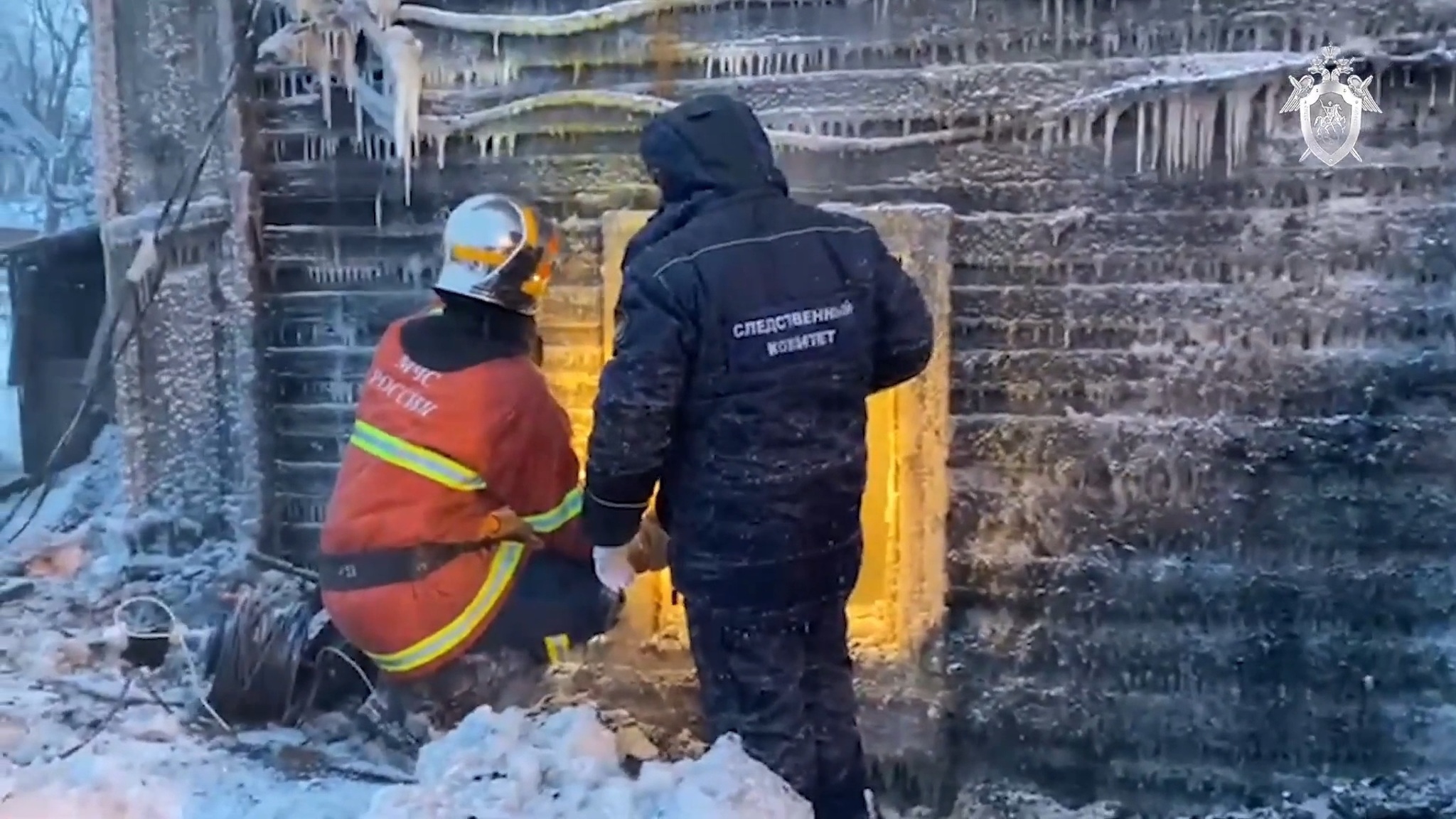 Жильцы сгоревшего в Кирове дома пытались потушить огонь без пожарных