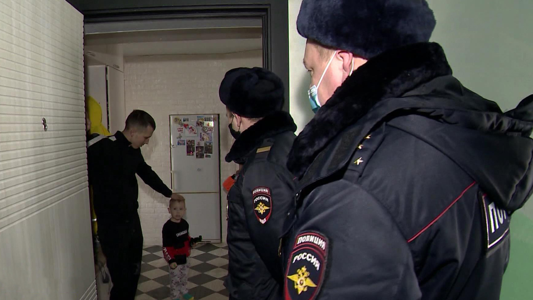 В Пермском крае полицейские спасли из огня десять человек