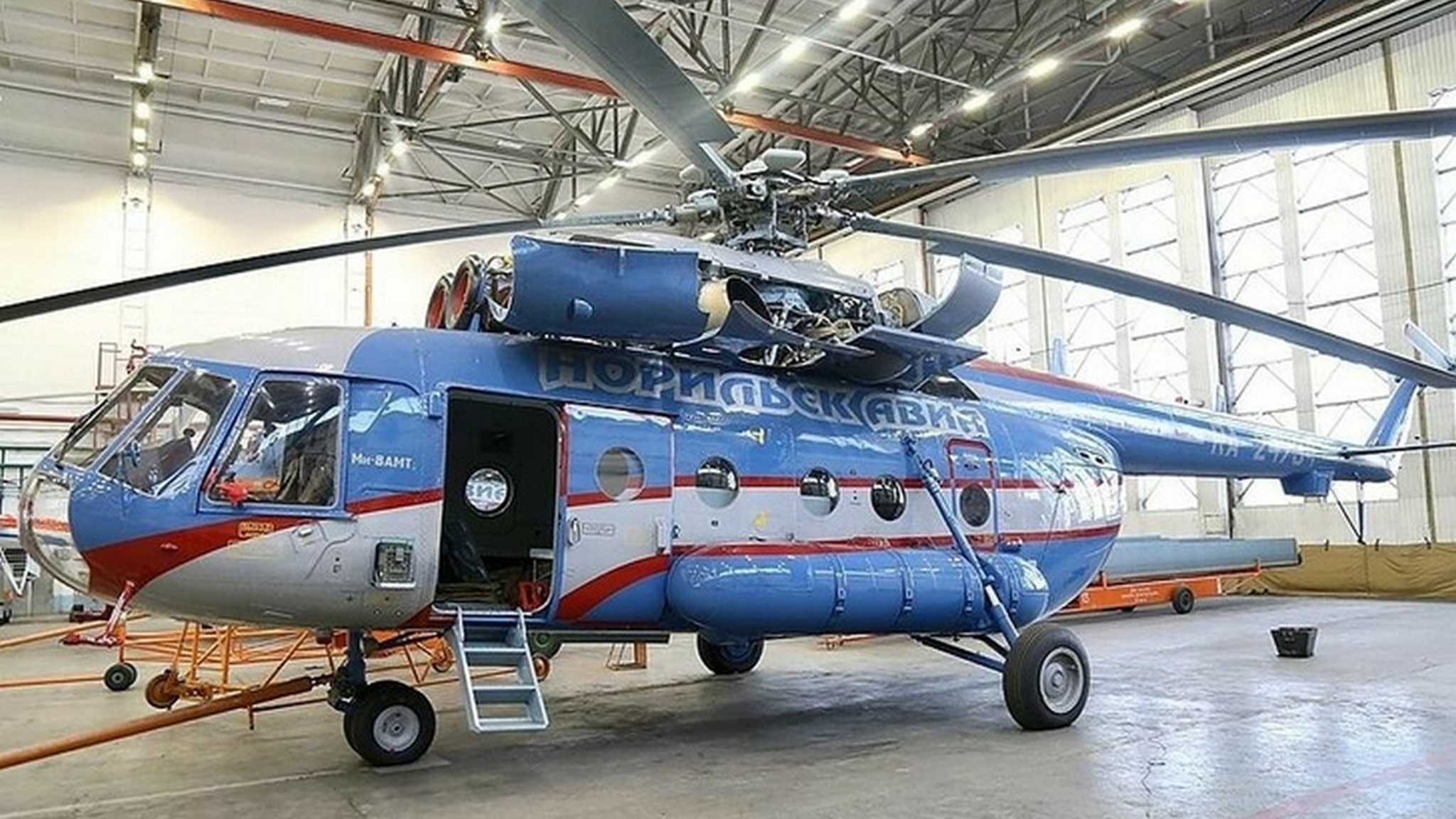 Вертолет Ми-8 экстренно сел на Таймыре