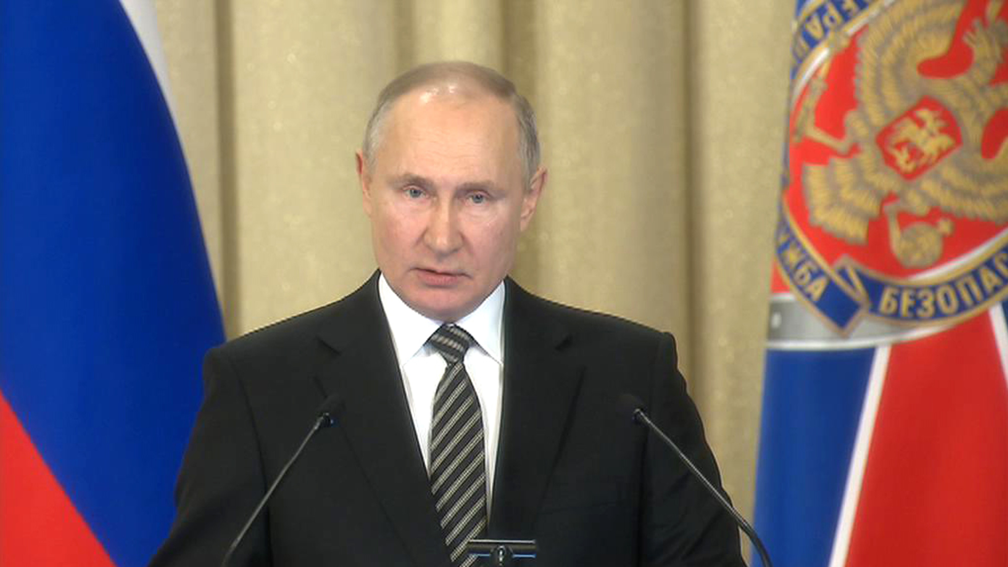 Путин рассказал о политике сдерживания в отношении России