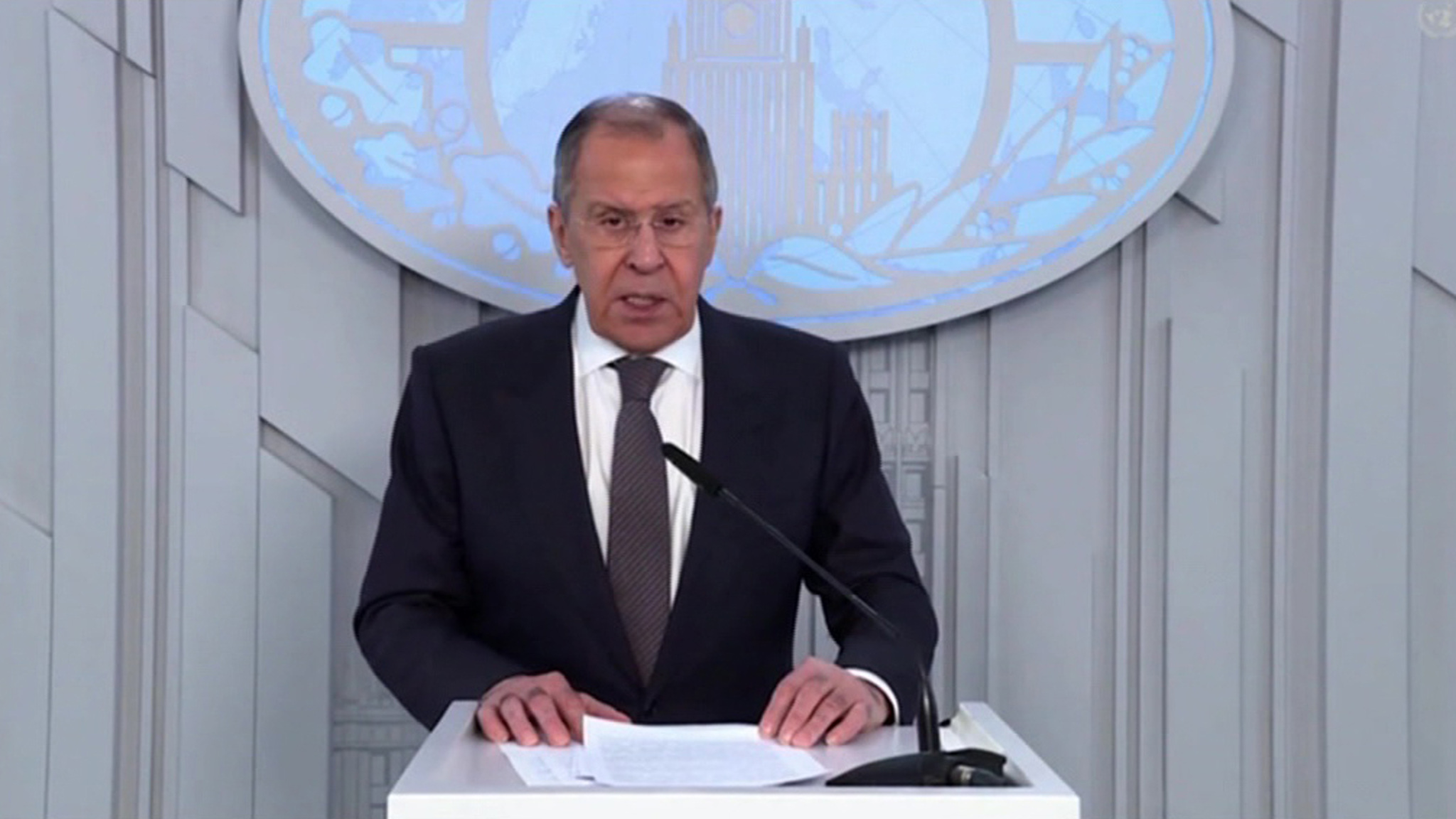 Лавров призвал уйти от использования подконтрольных Западу платежных систем
