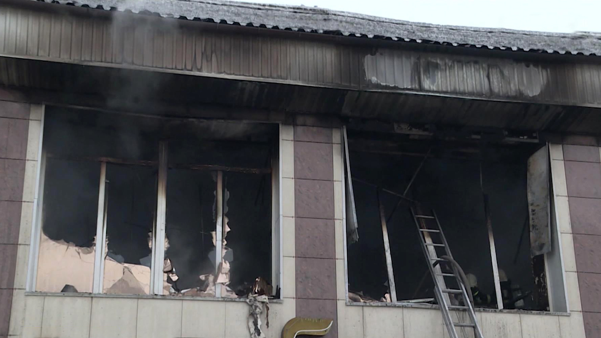 Пожар в ТЦ в Горно-Алтайске: трагедию предотвратил водитель автобуса