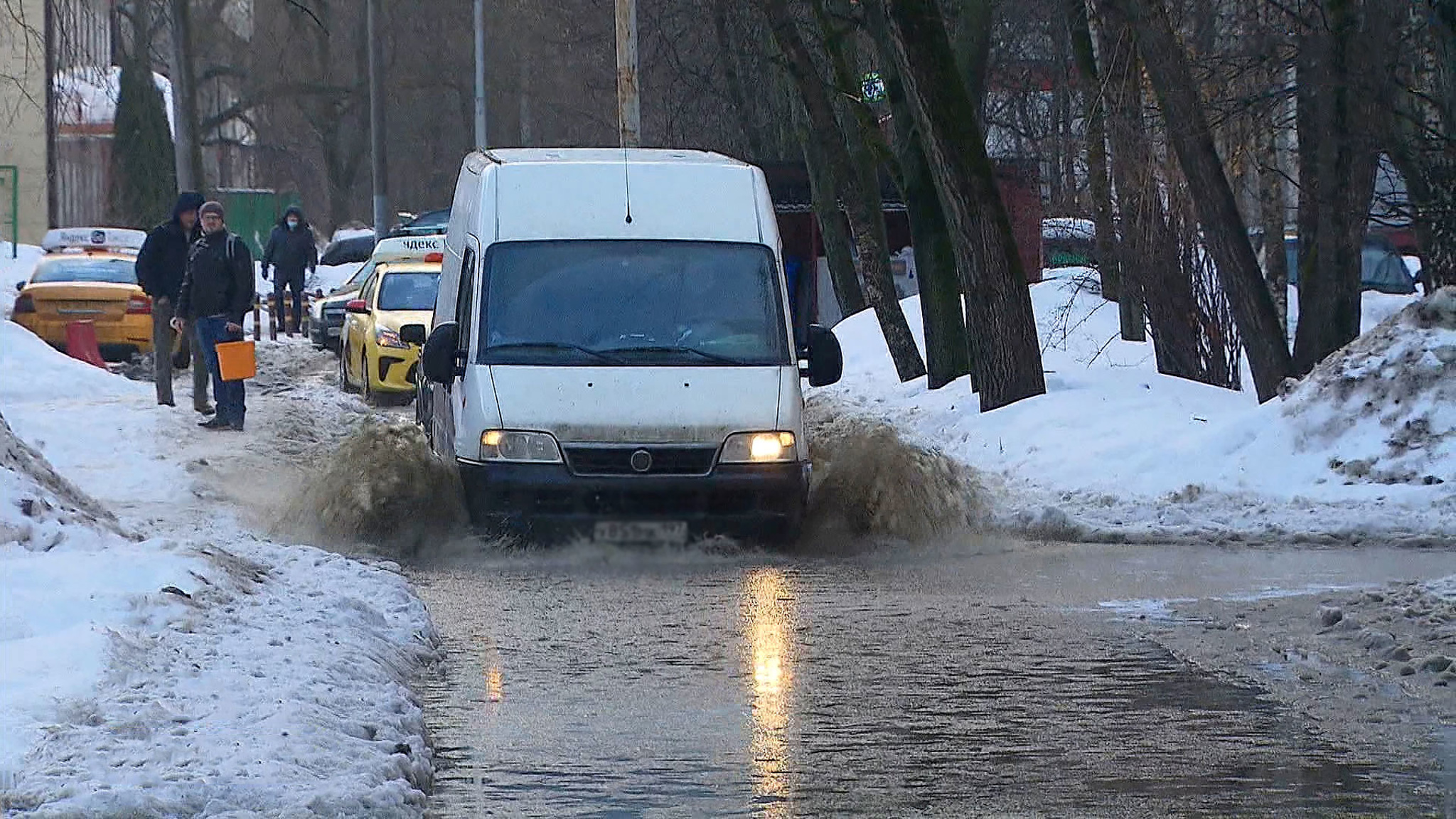 Экстремальная оттепель: Москву пересечь можно только вброд