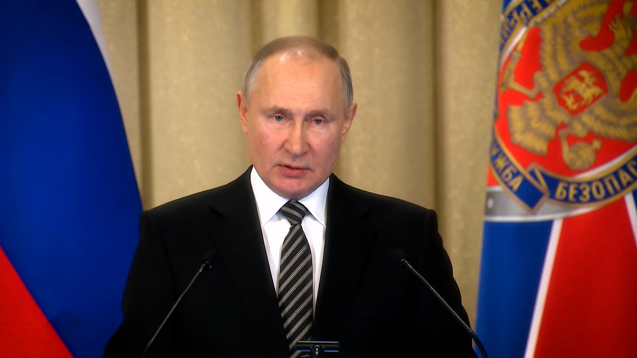 "Товарищи офицеры!". Что остановило Путина на коллегии ФСБ