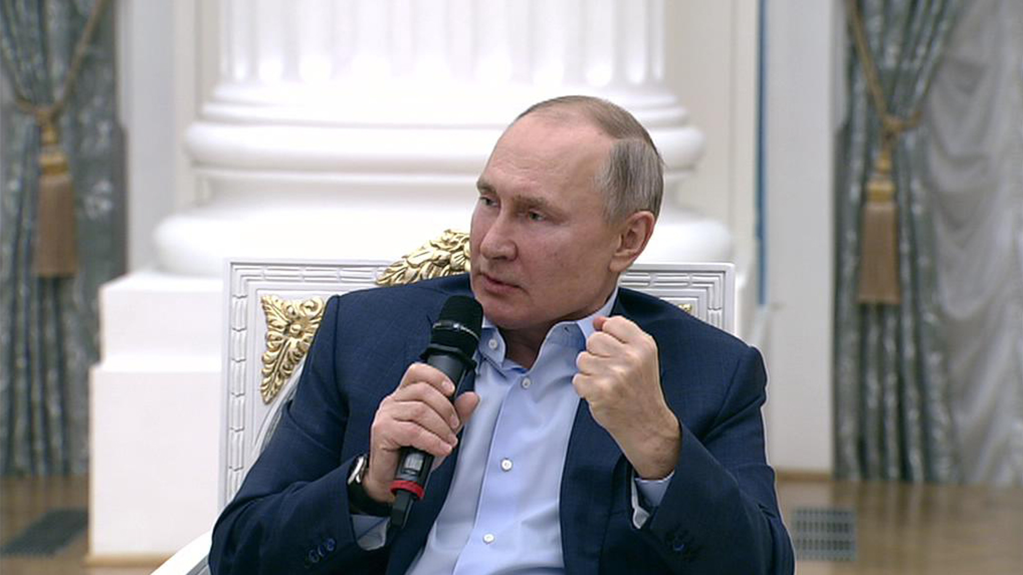 Путин назвал "букашками" и "ублюдками" тех, кто призывает к суициду