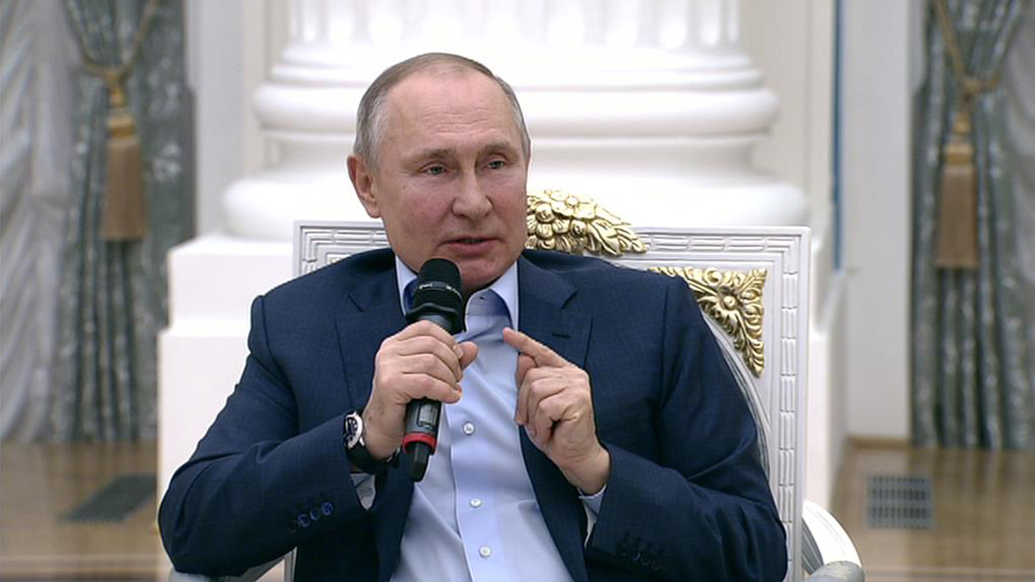 Психологические услуги надо вывести из серой зоны, считает Путин