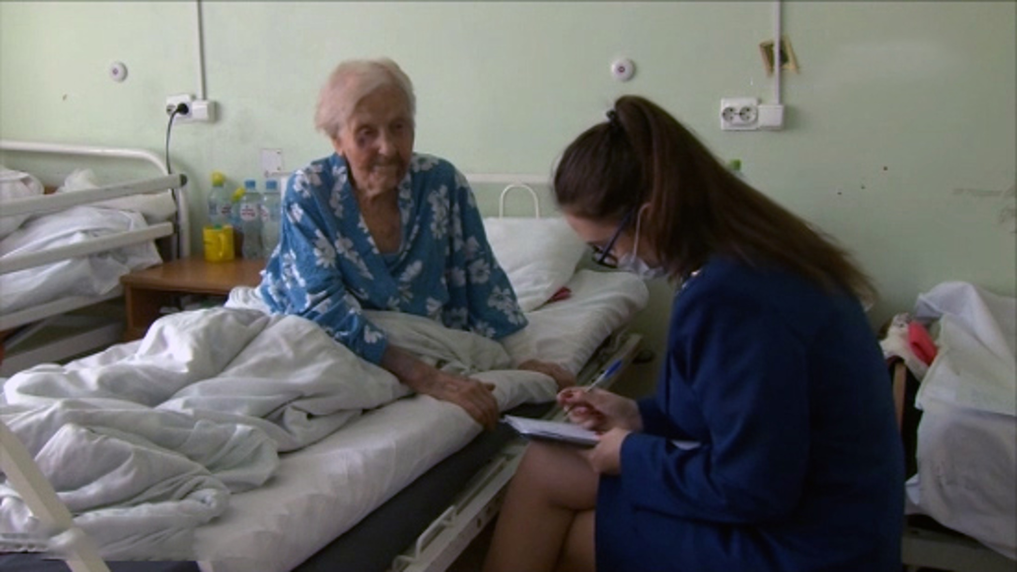 Петербургские следователи займутся делом об избиении 98-летней блокадницы