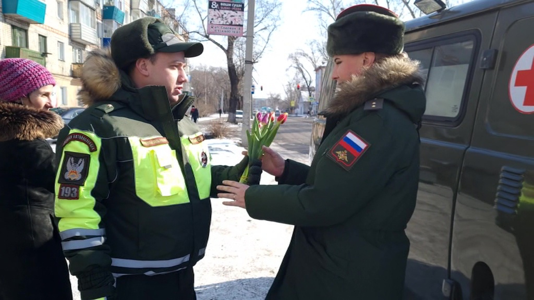 Военные, пожарные и полицейские поздавили коллег с 8 Марта