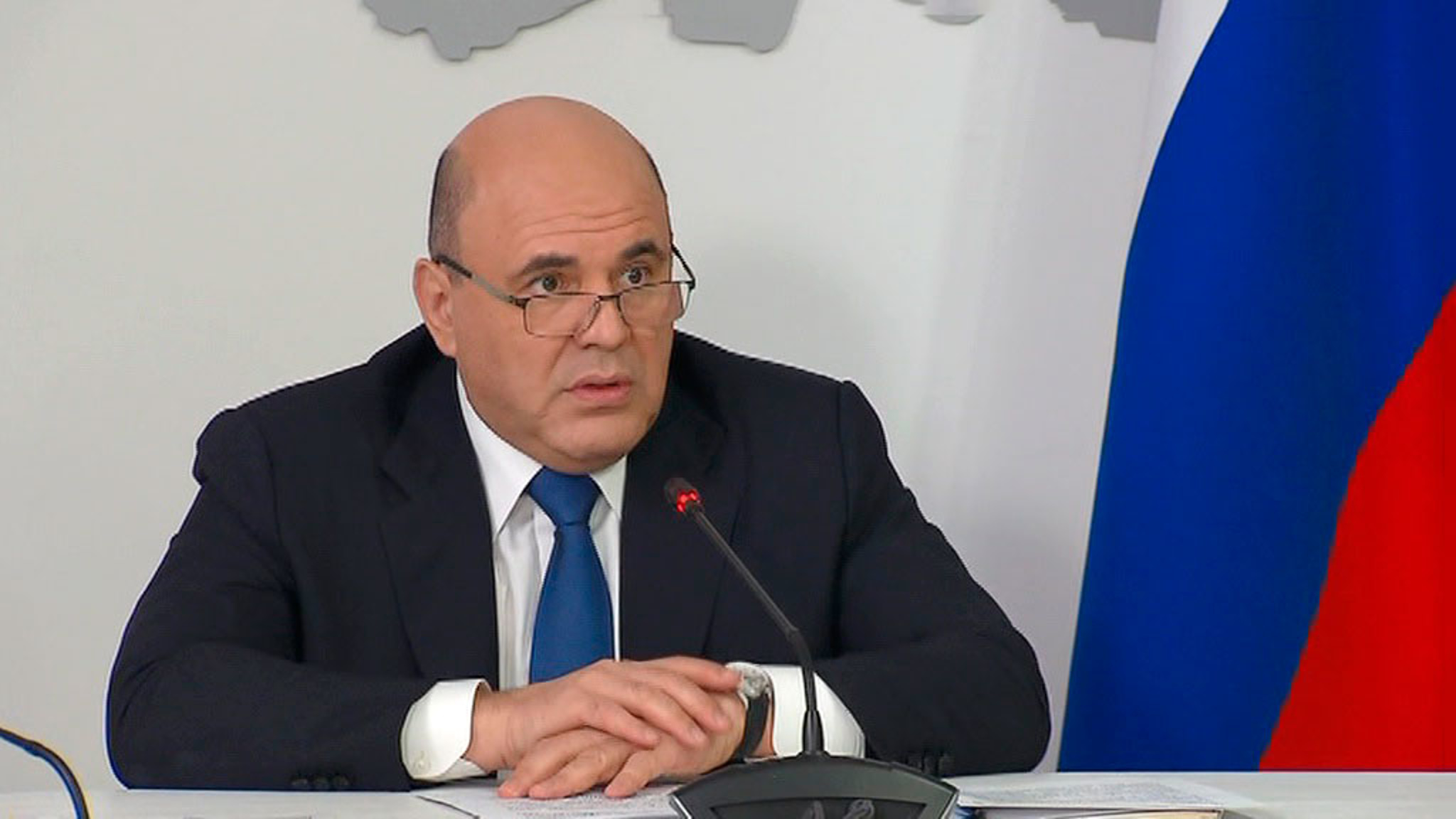 Мишустин поручил решить проблемы с мобильной связью на Алтае