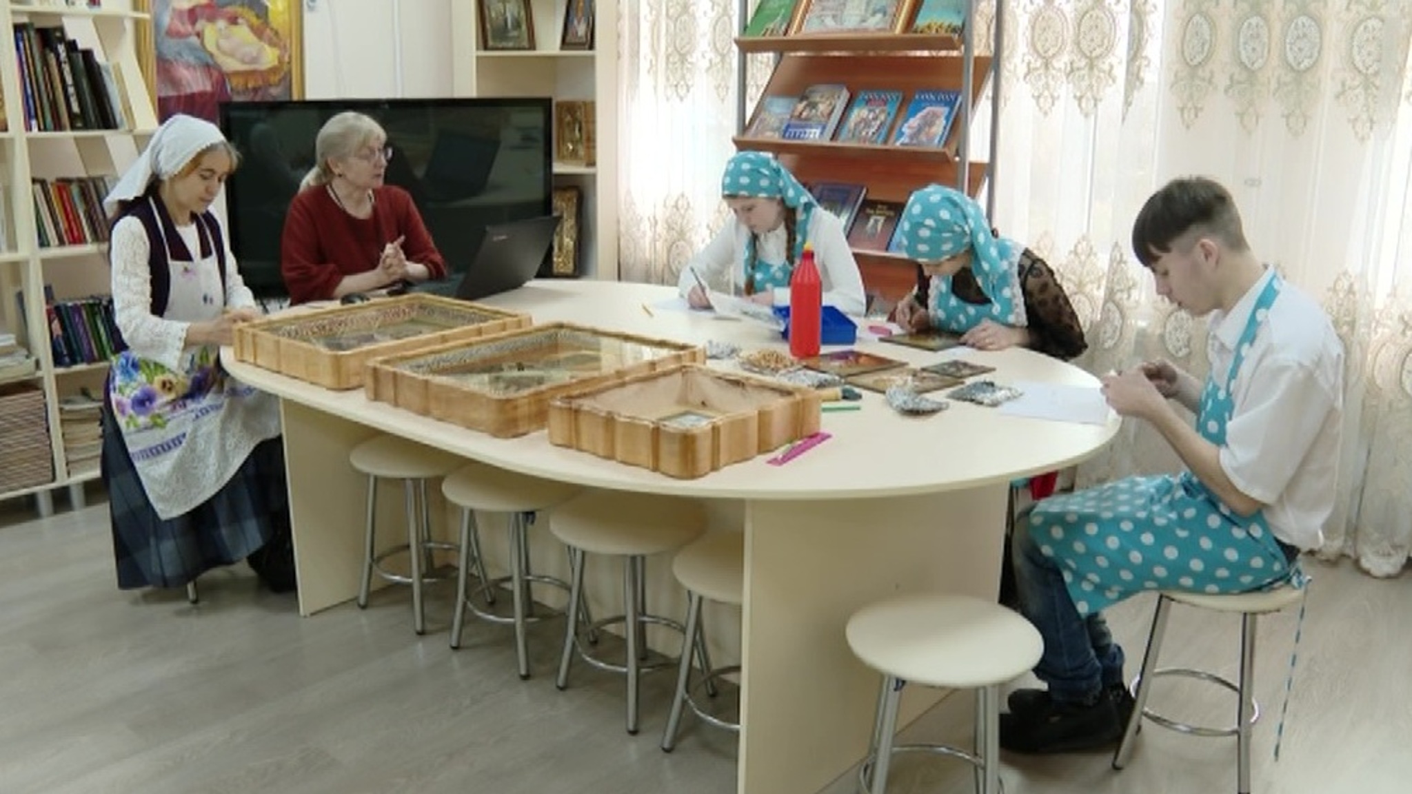 Кубанская школа-интернат адаптирует особенных подростков к обычной жизни