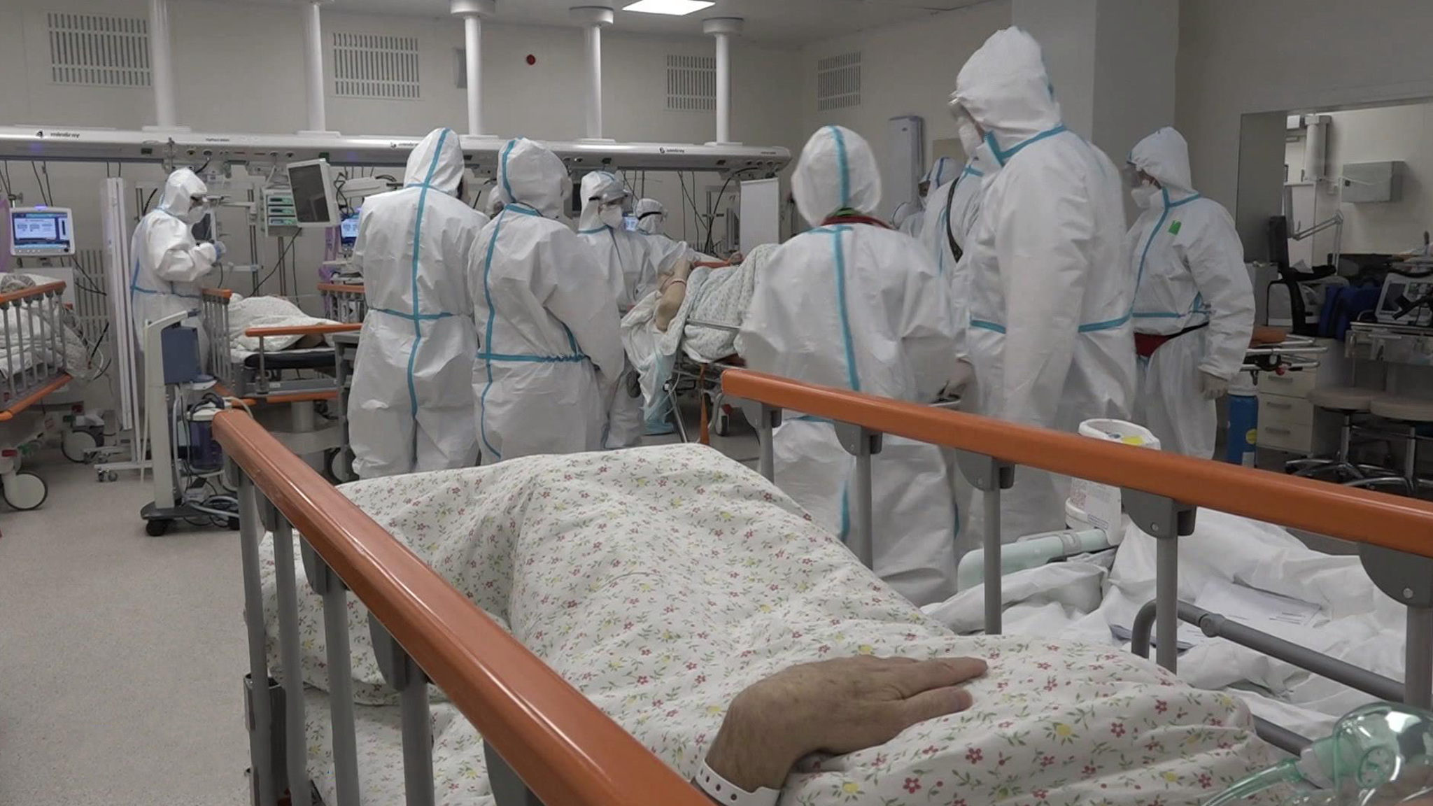 Число новых случаев коронавируса в России стало минимальным со 2 октября
