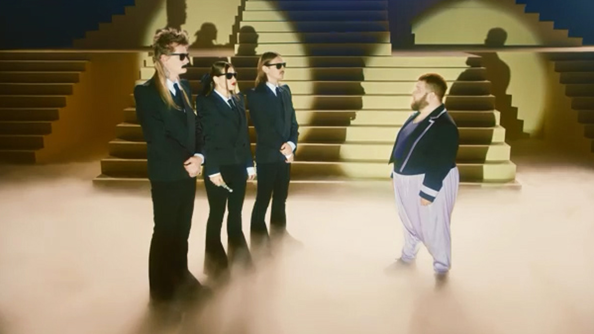 "Уже не то": зрители оценили новый клип Little Big – Sex Machine