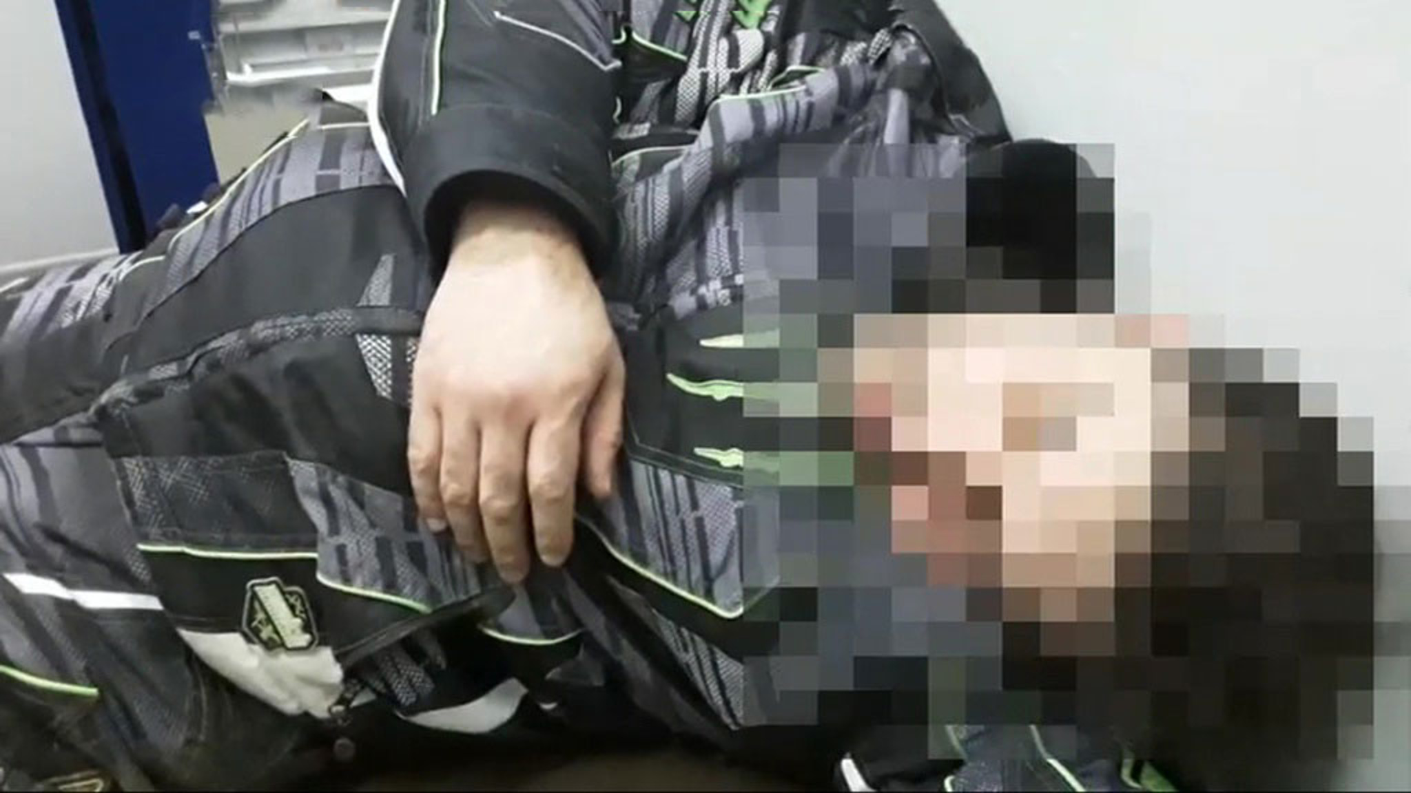 В Красноярском крае пьяный многодетный отец катал семью на снегоходе