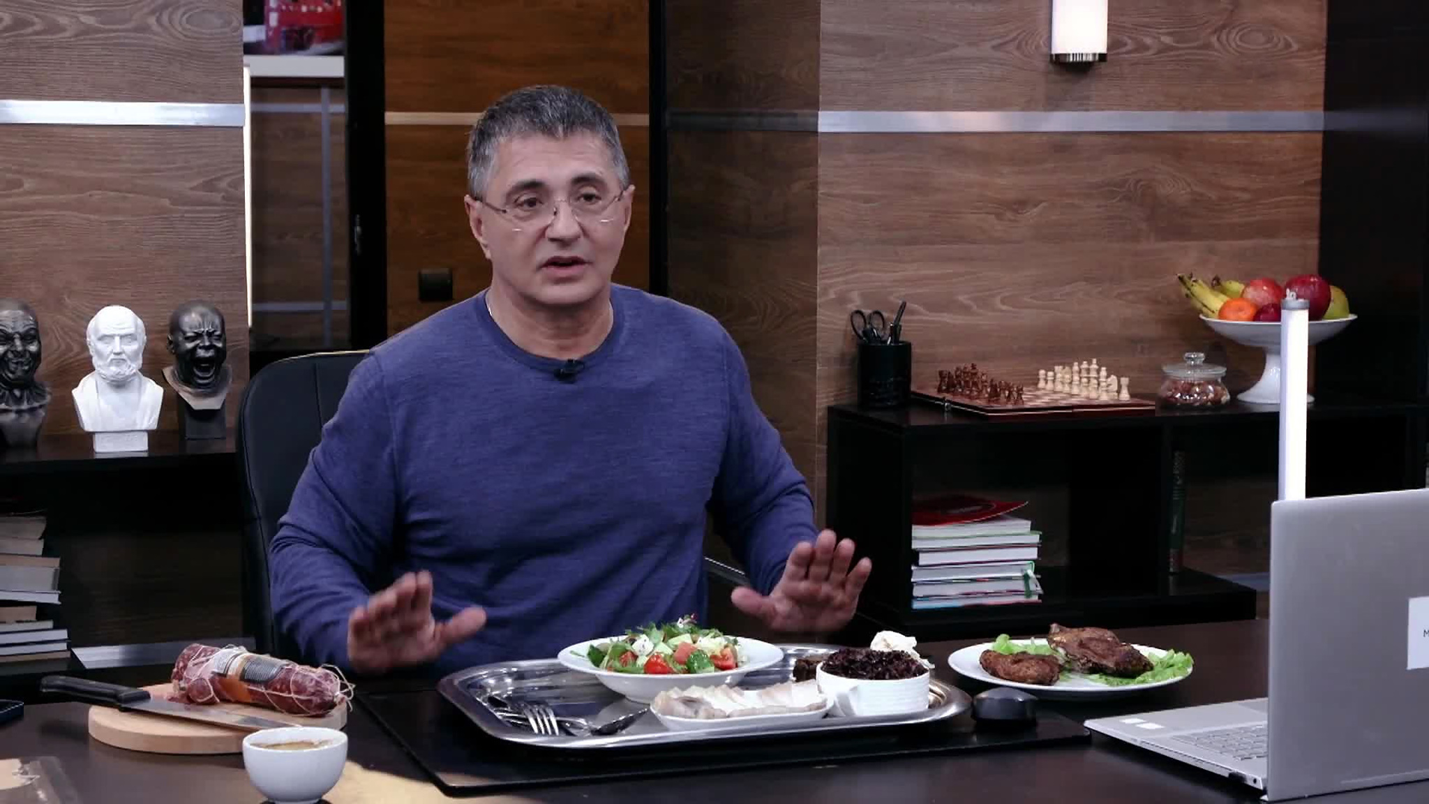 Мясников напомнил вегетарианцам о дефицитных микроэлементах