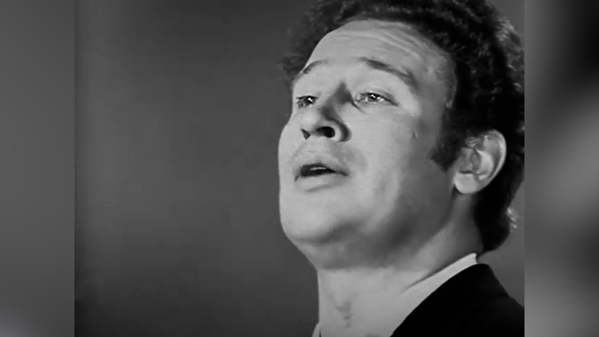 Поет Евгений Нестеренко (1973)