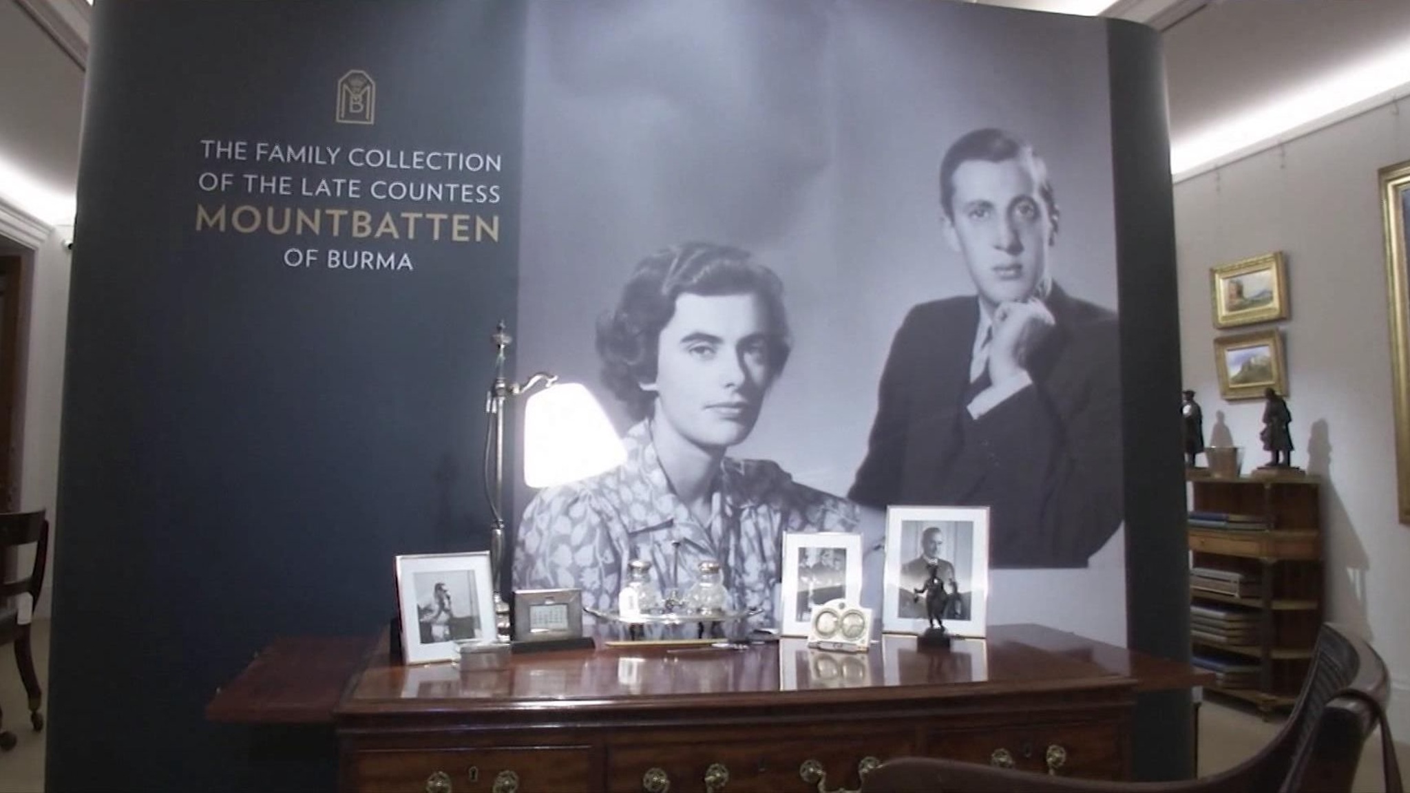 Памятные украшения британской королевы Виктории выставят на аукционе Sotheby’s