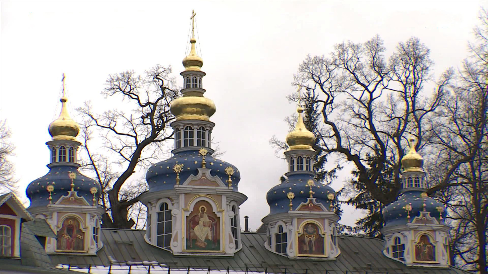 На стенах Успенского собора Псково-Печерского монастыря обнаружены росписи XVIII века