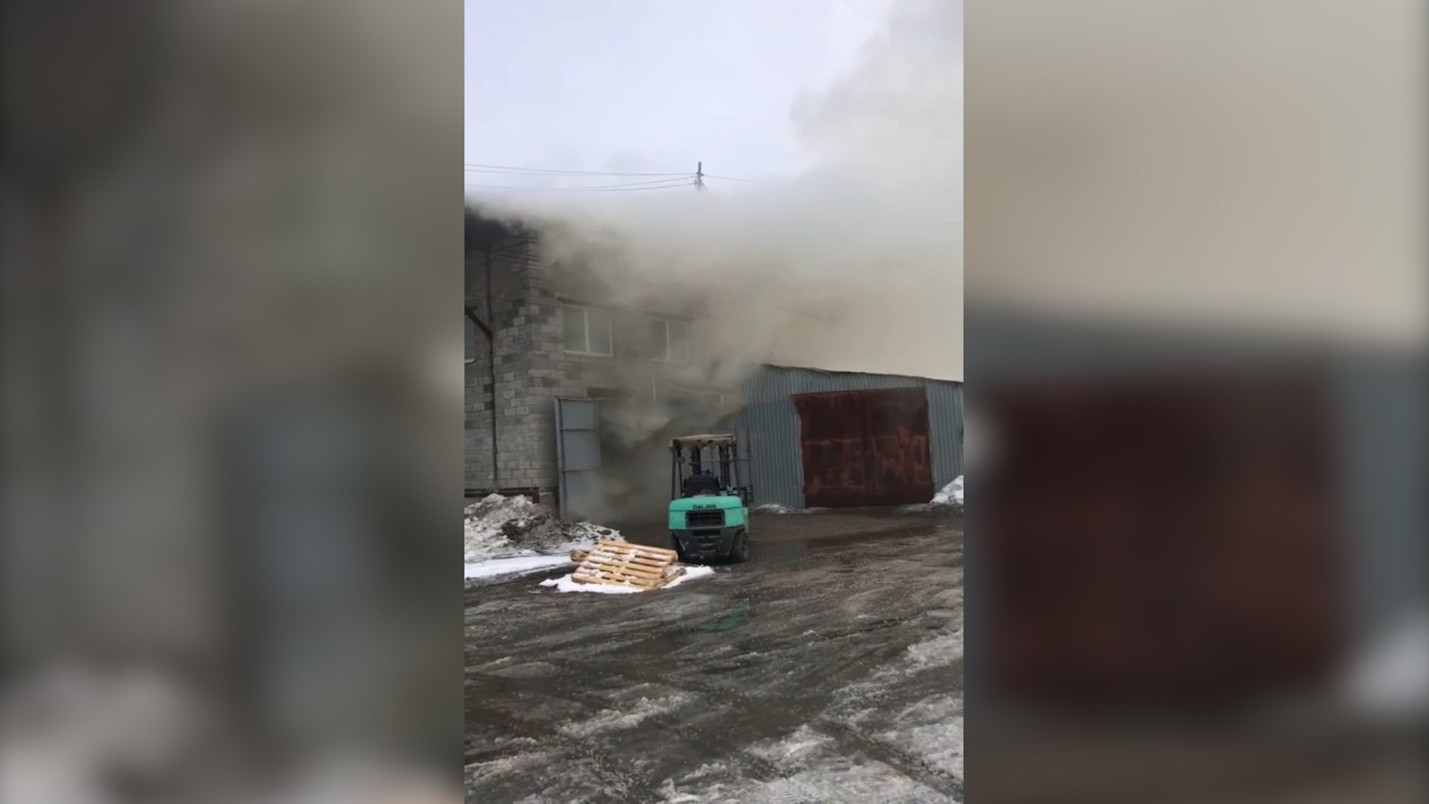 В Самаре загорелся склад с автохимией