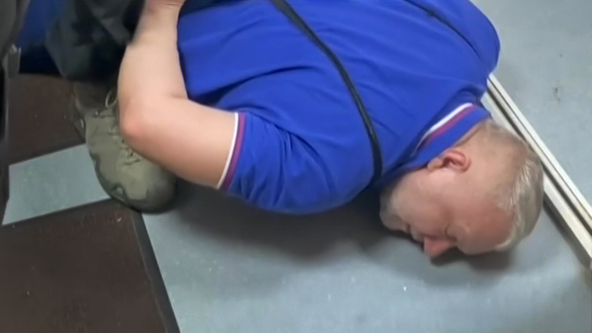 В Москве мужчина пытался ограбить офис курьерской компании, используя муляж гранаты