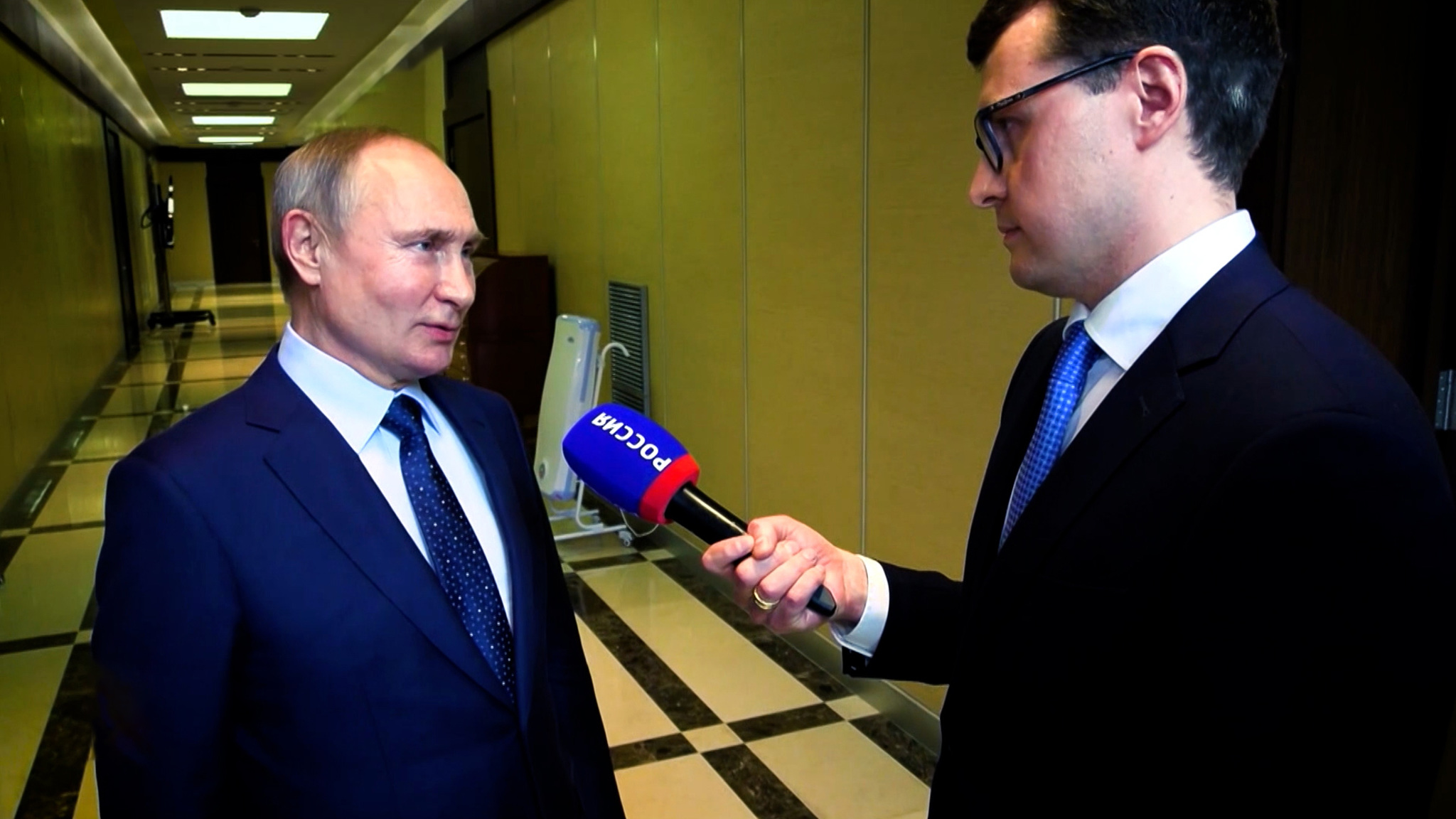 Президент поделился ощущениями от прививки