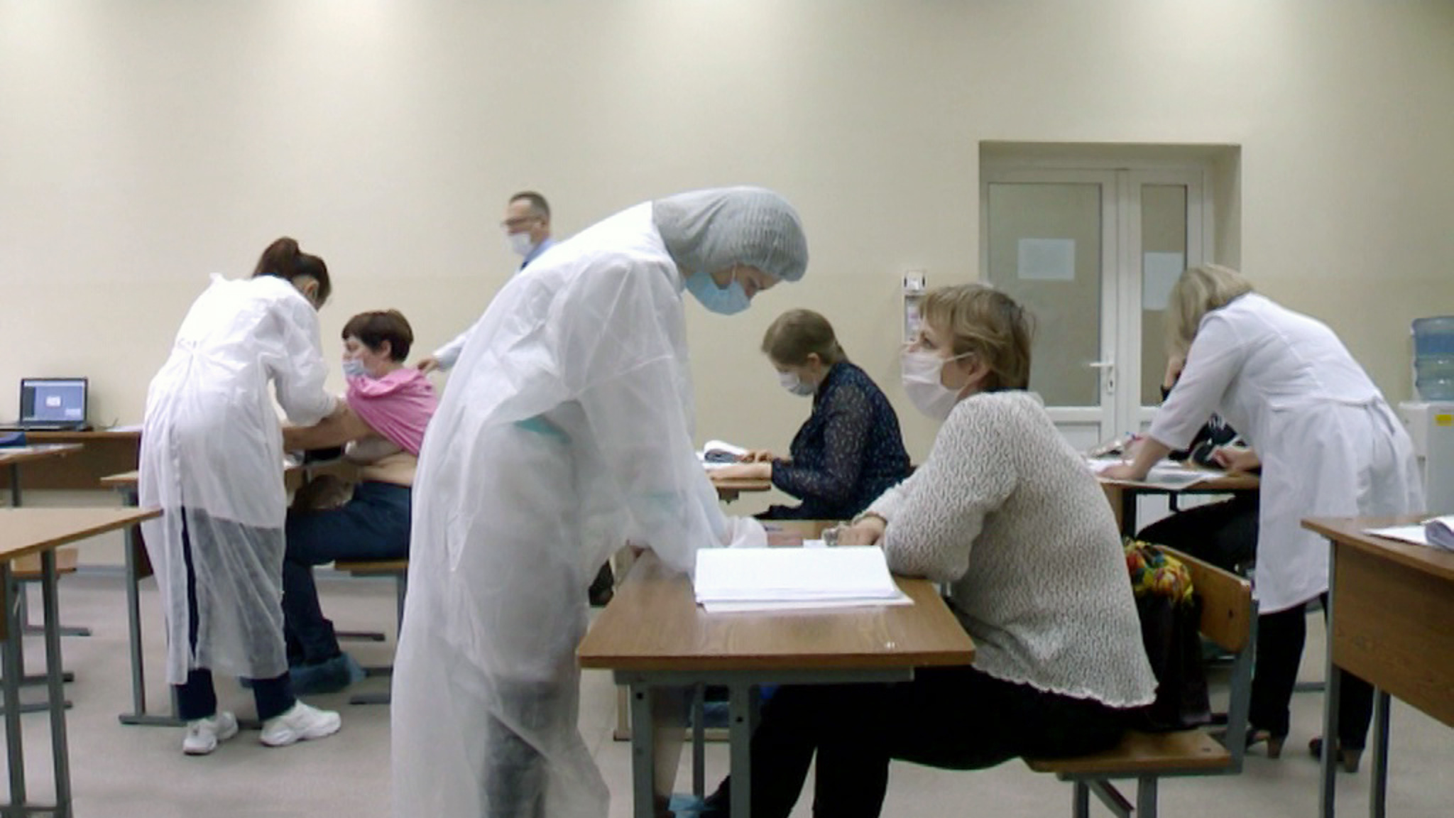 Вакцину "Спутник Лайт" могут зарегистрировать в России к концу апреля