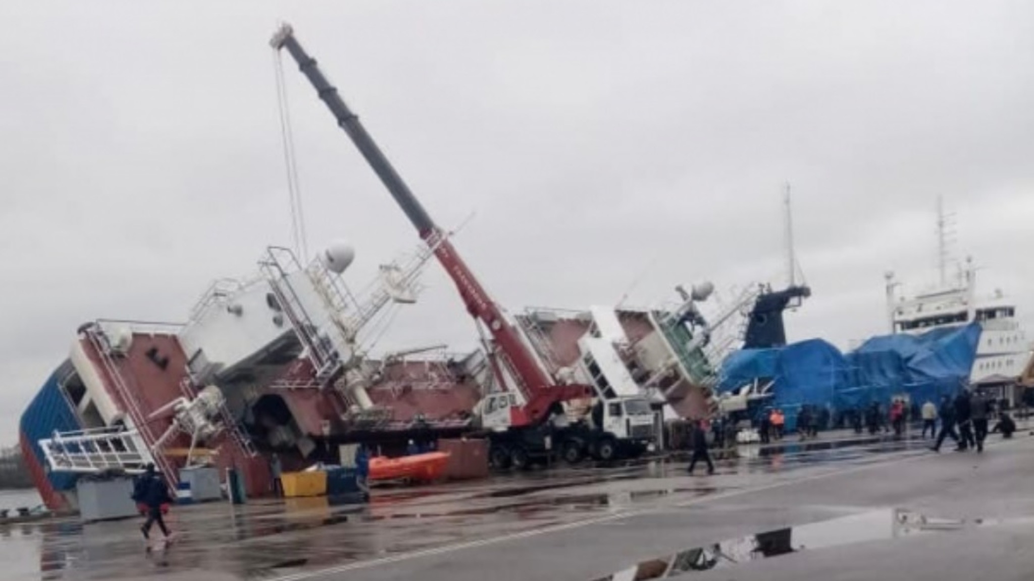 В Ленинградской области завершили поисковую операцию на судоремонтном заводе