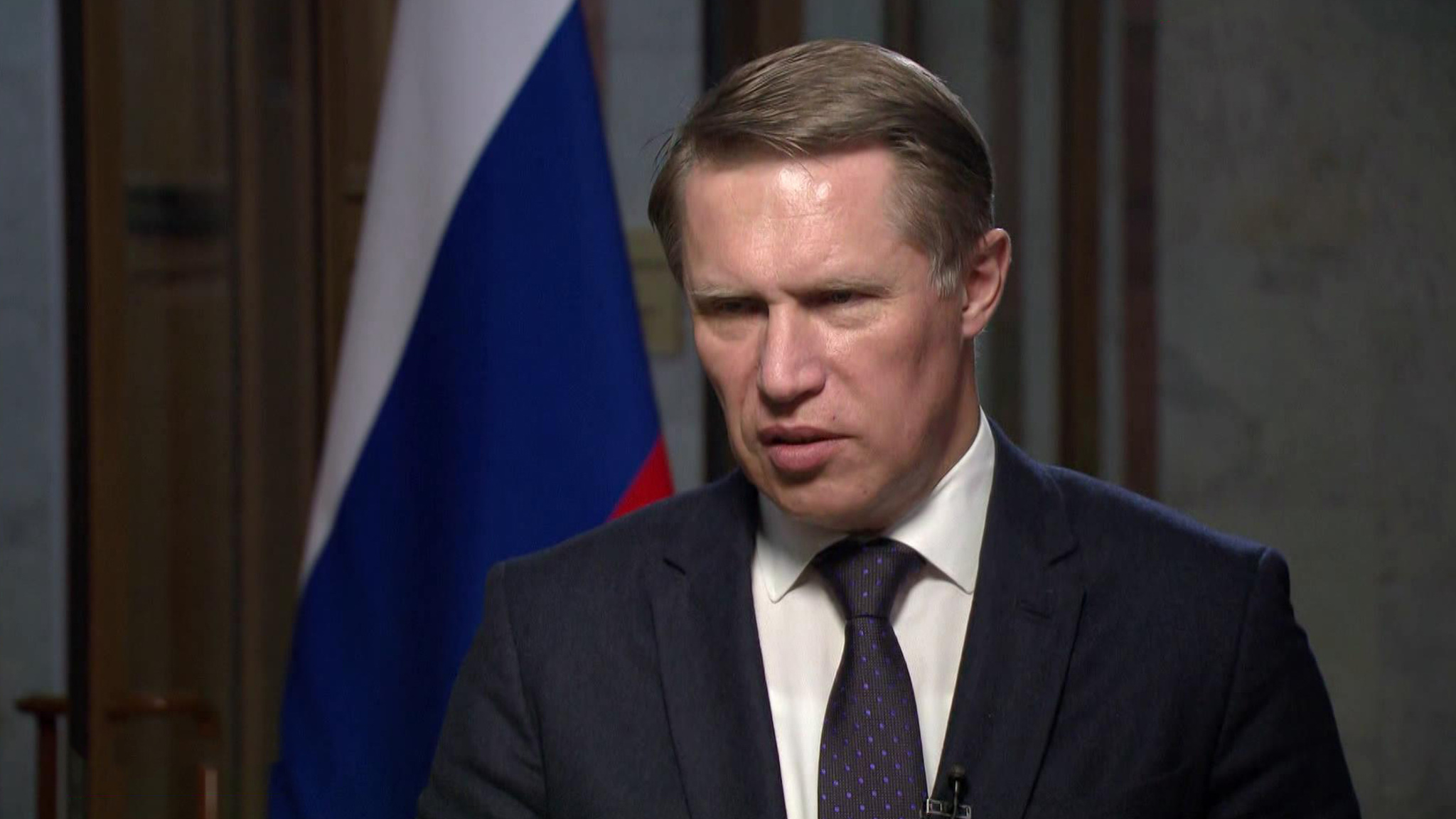 Глава Минздрава рассказал, какой вакциной привился и почему