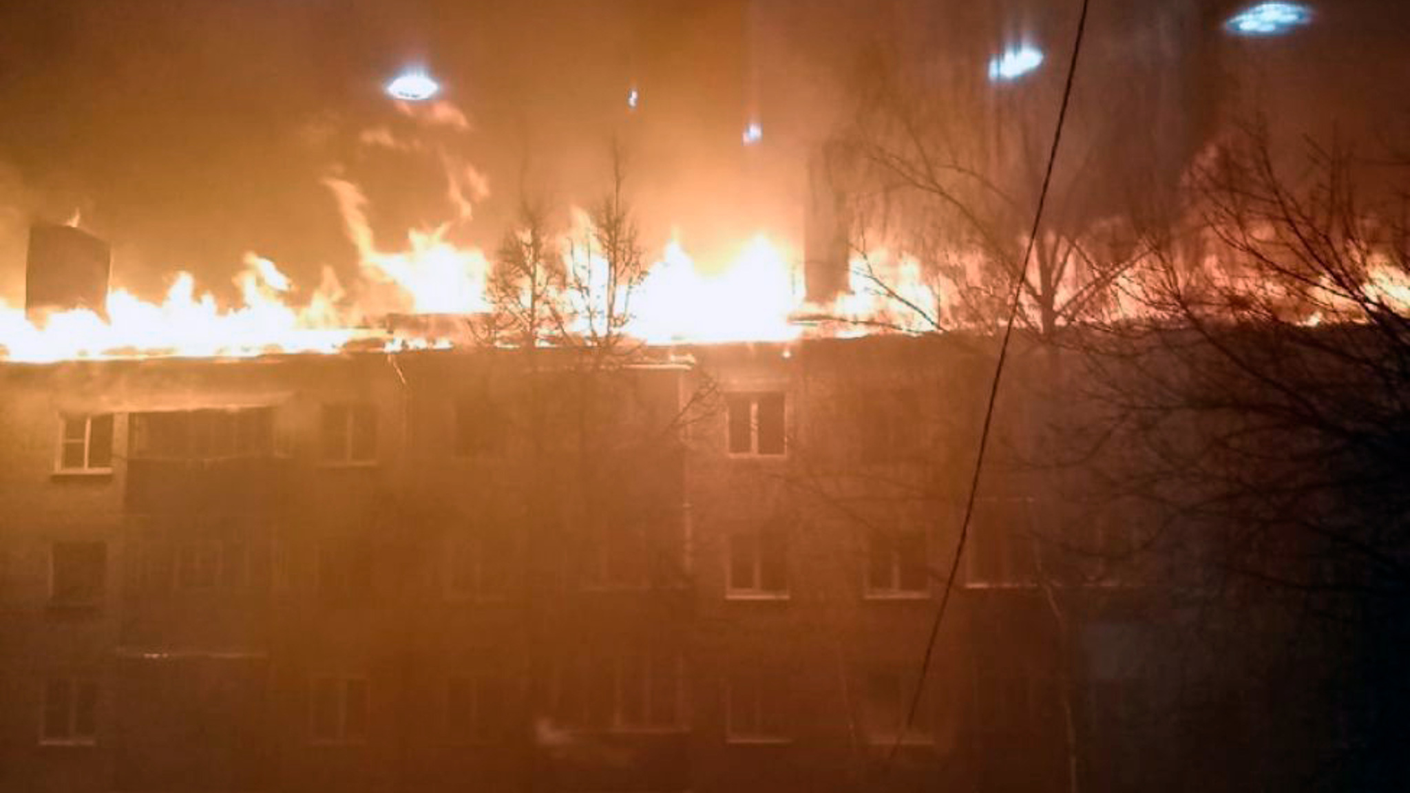 В Канаше эвакуировали 170 человек из-за пожара в жилом доме