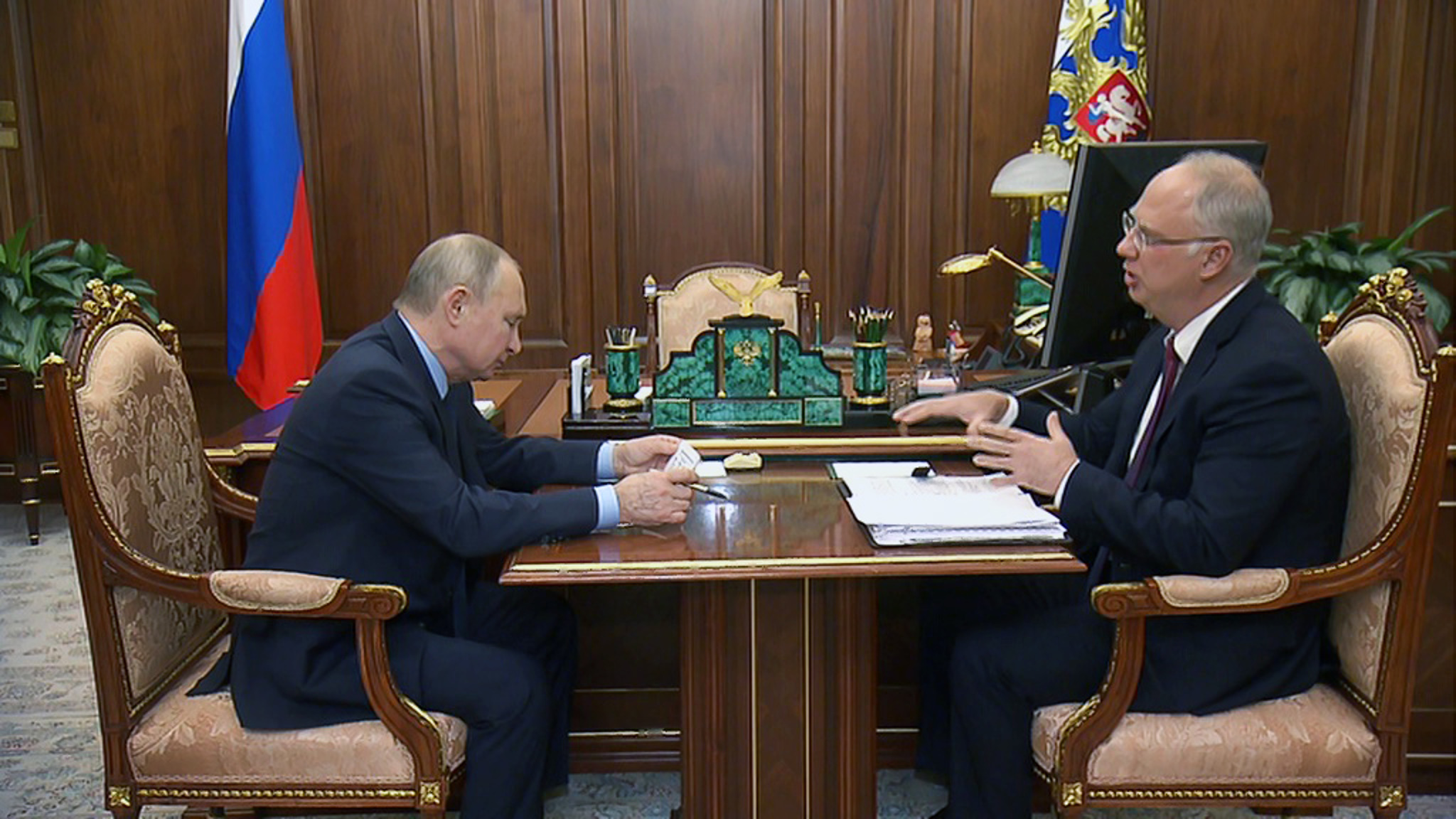 Путин отметил значительный вклад РФПИ в борьбу с коронавирусом