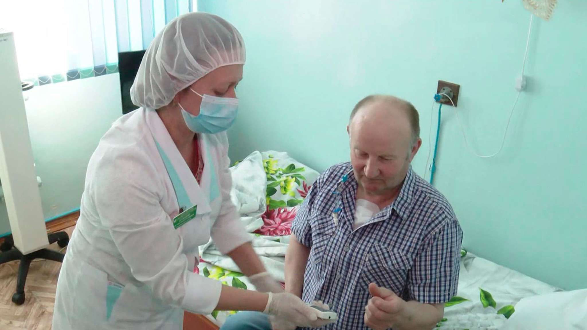 Пациент, которому сделали операцию во время пожара, поделился последними воспоминаниями