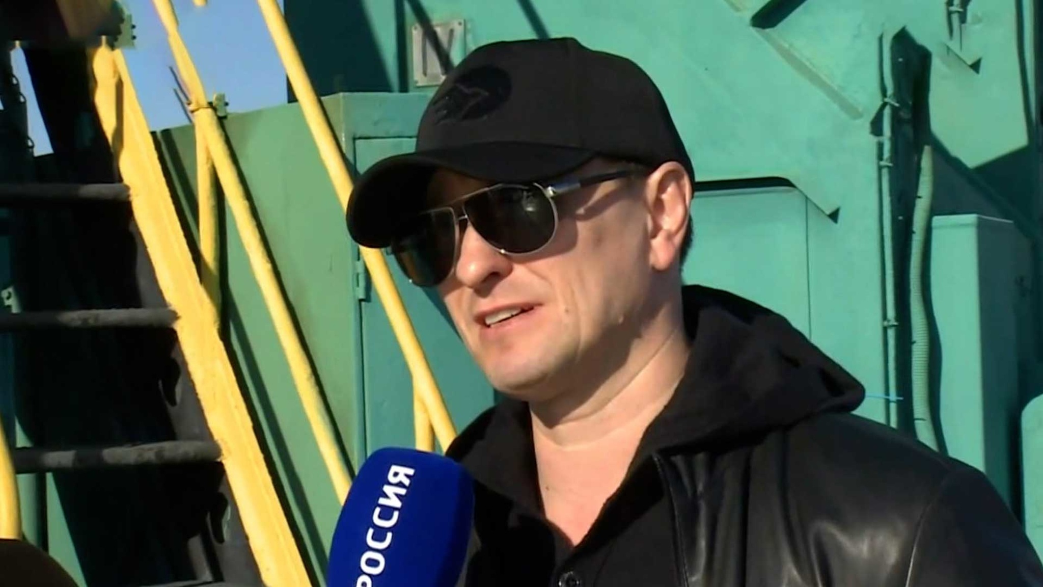 Сергей Безруков объяснил, почему не будет играть Гагарина