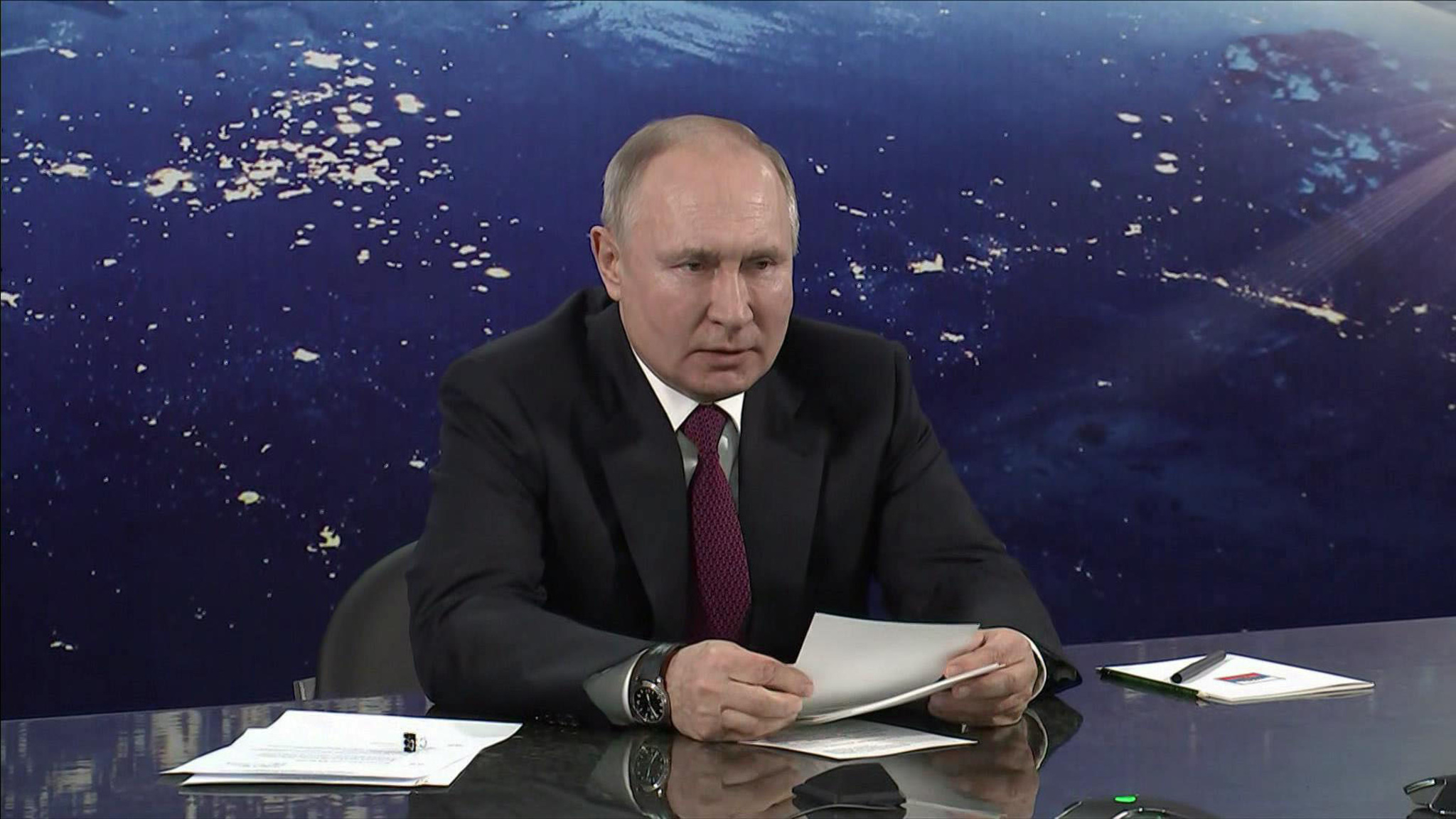 Владимир Путин посетил "Парк покорителей космоса" в городе Энгельсе
