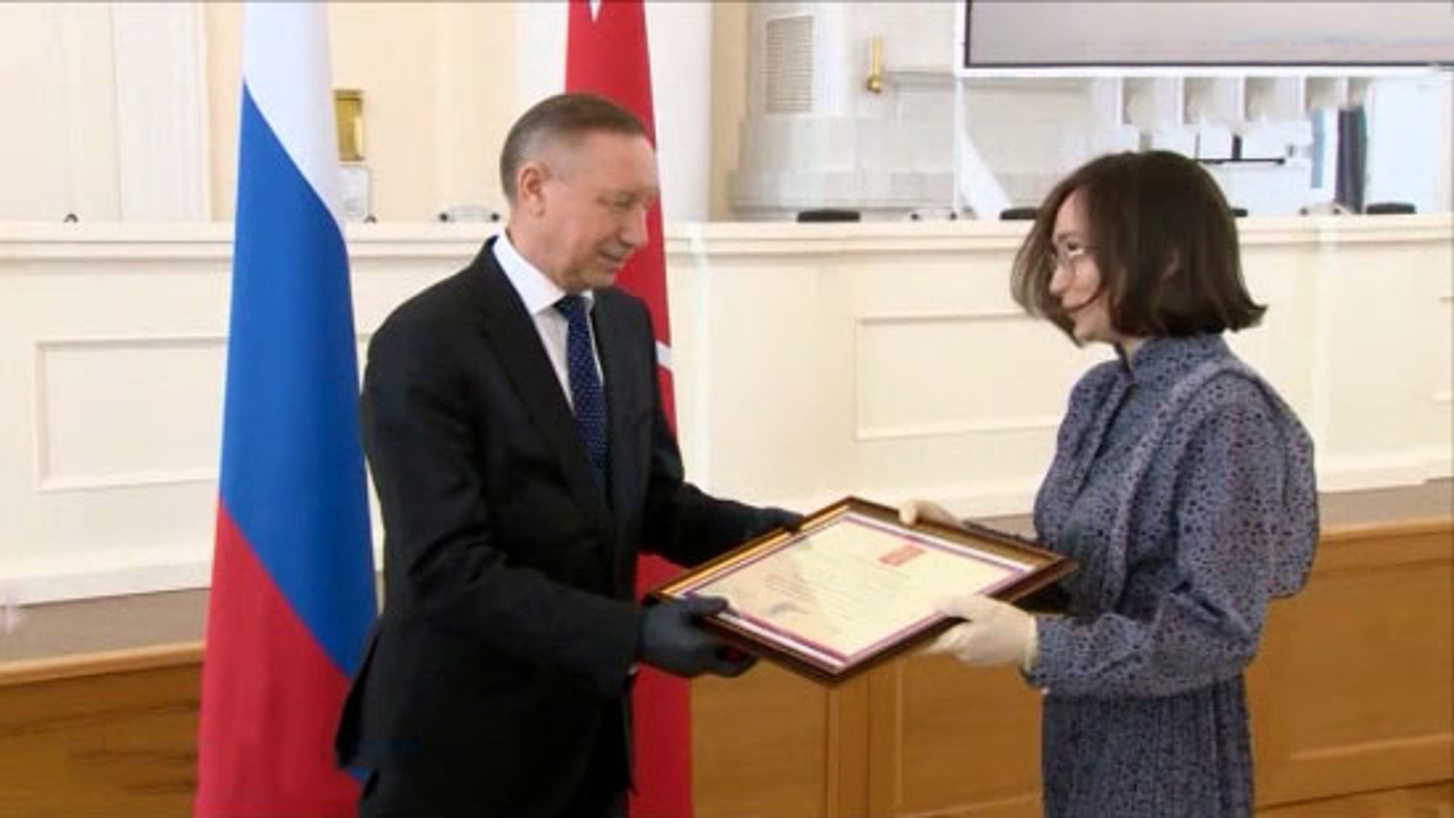Петербургским медикам вручили награды за борьбу с COVID-19