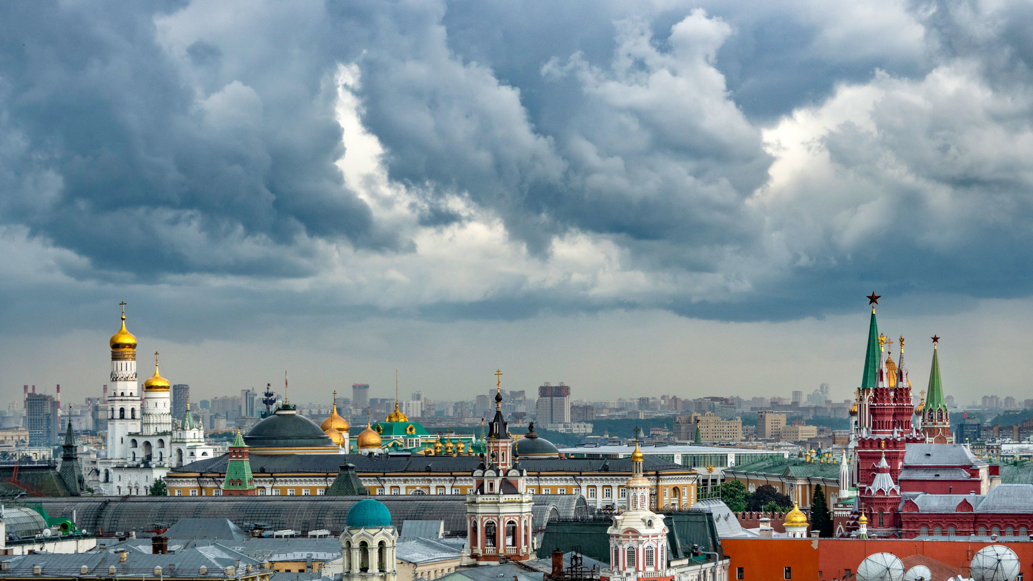 Синоптик назвала апрель 2021 года в Москве влажнее и теплее обычного