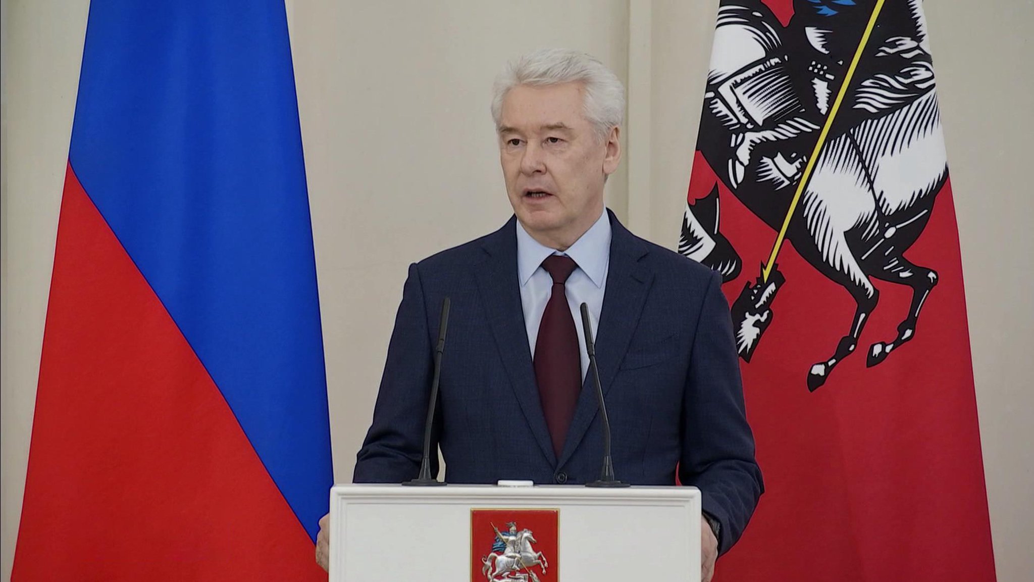 Проявили себя во время пандемии: Собянин вручил награды жителям столицы