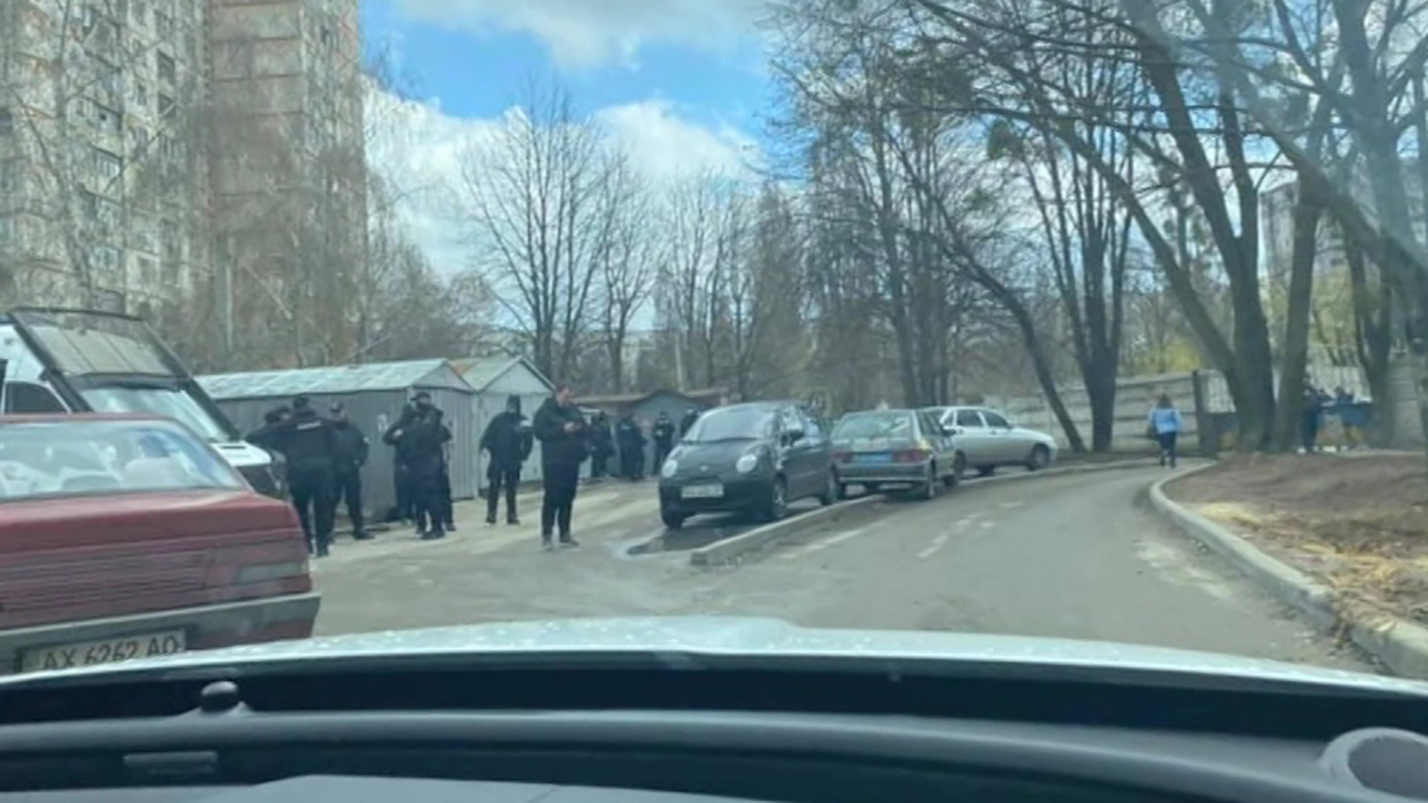 Украинские радикалы напали на машину представителя оппозиции