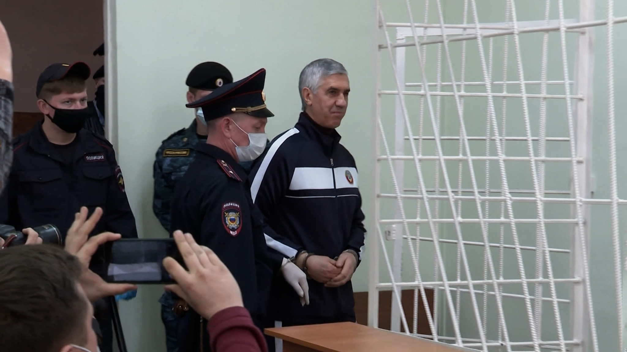 Суд над Анатолием Быковым отложен из-за болезни адвоката