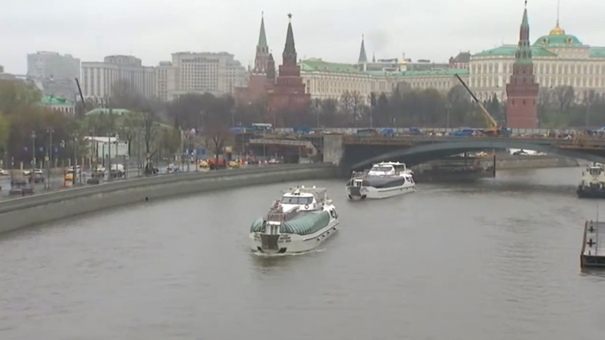 В Москве прошел парад судов. Навигация открыта