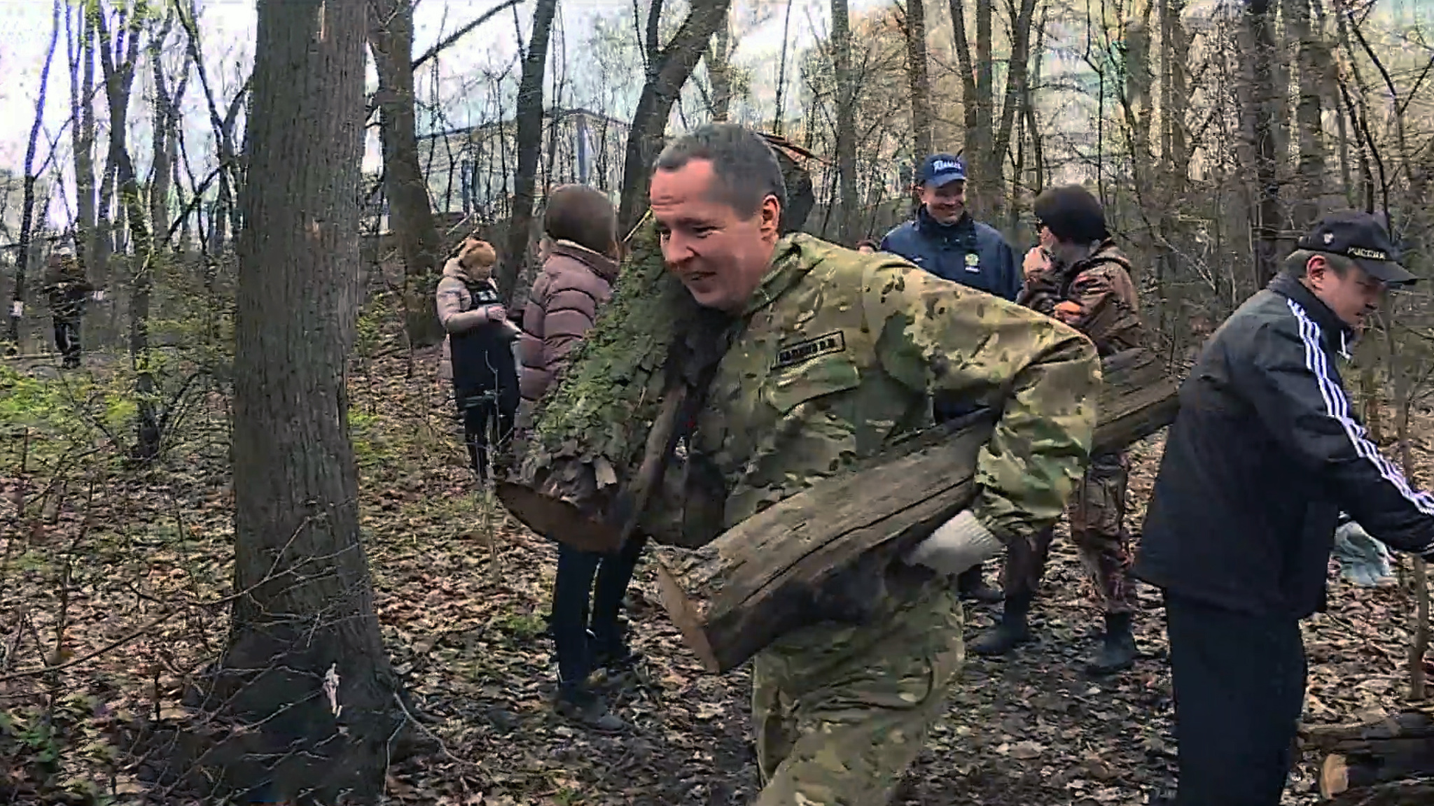 В Белгороде более тысячи человек убрали Архиерейскую рощу