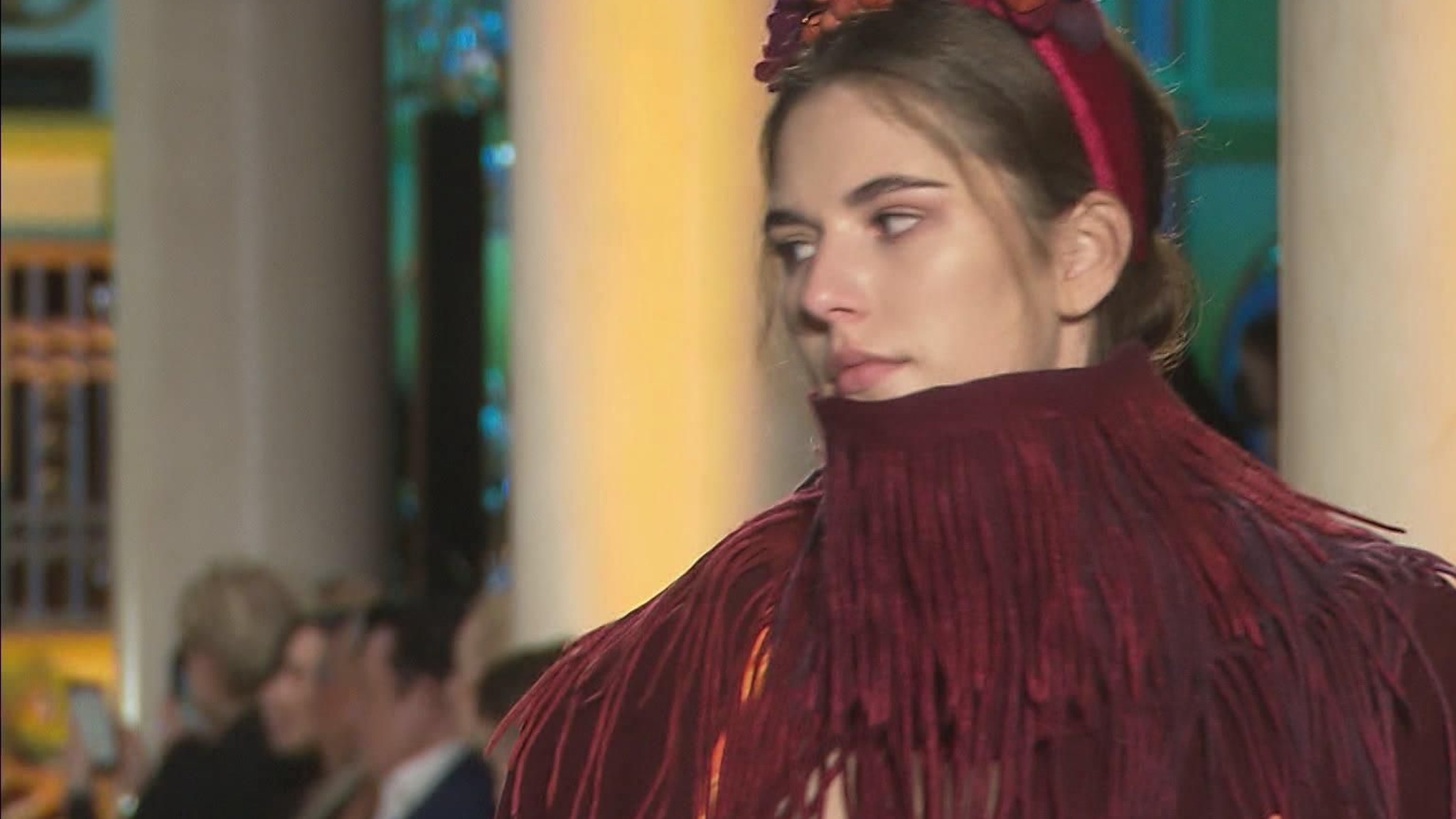 На ММКФ прошел модный показ "Русский силуэт"