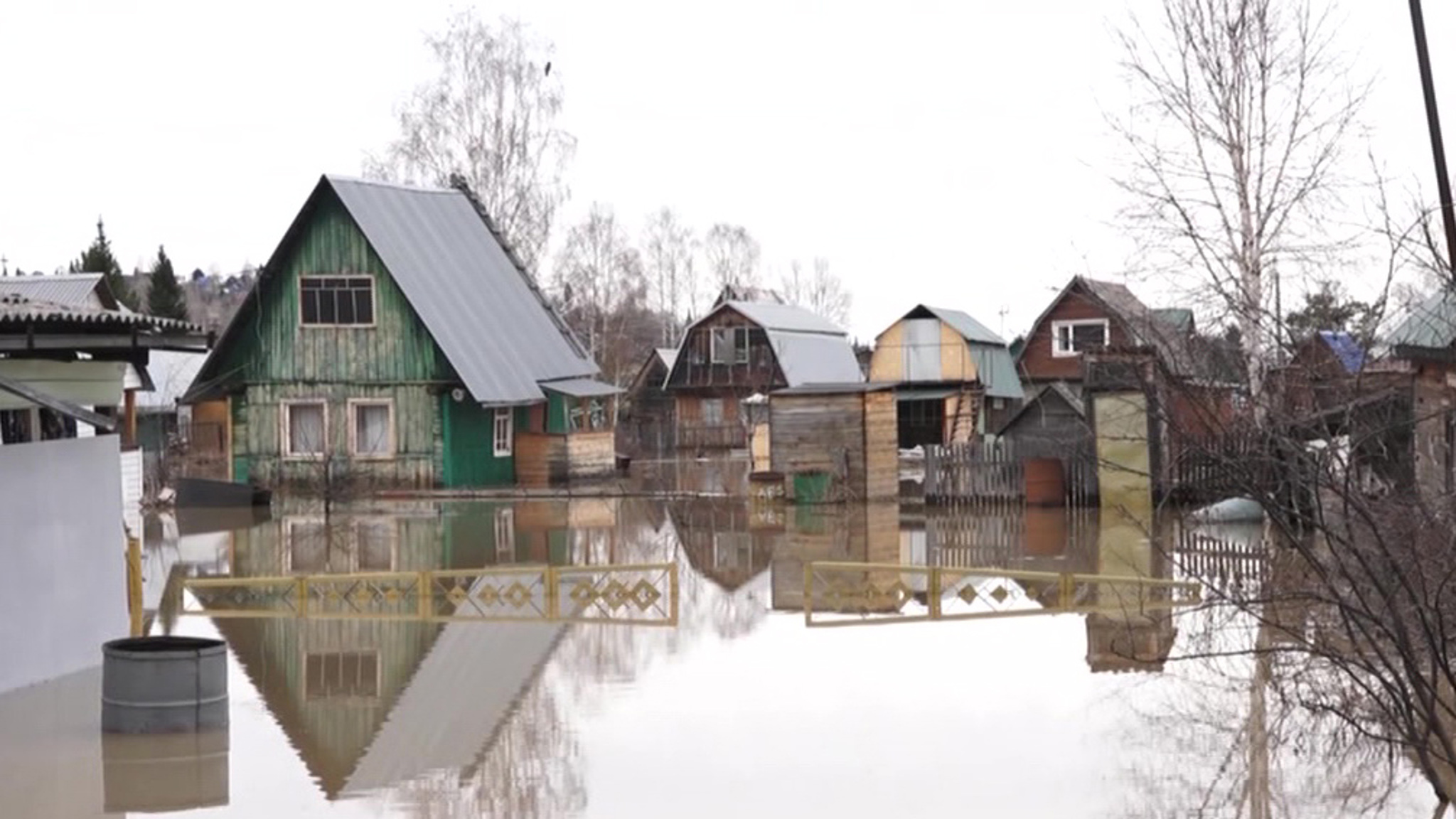 Уровень воды в реке Томь поднялся до критической отметки