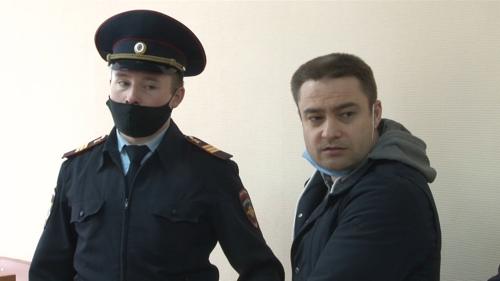 Башкирский полицейский помогал аферистам из автосалонов