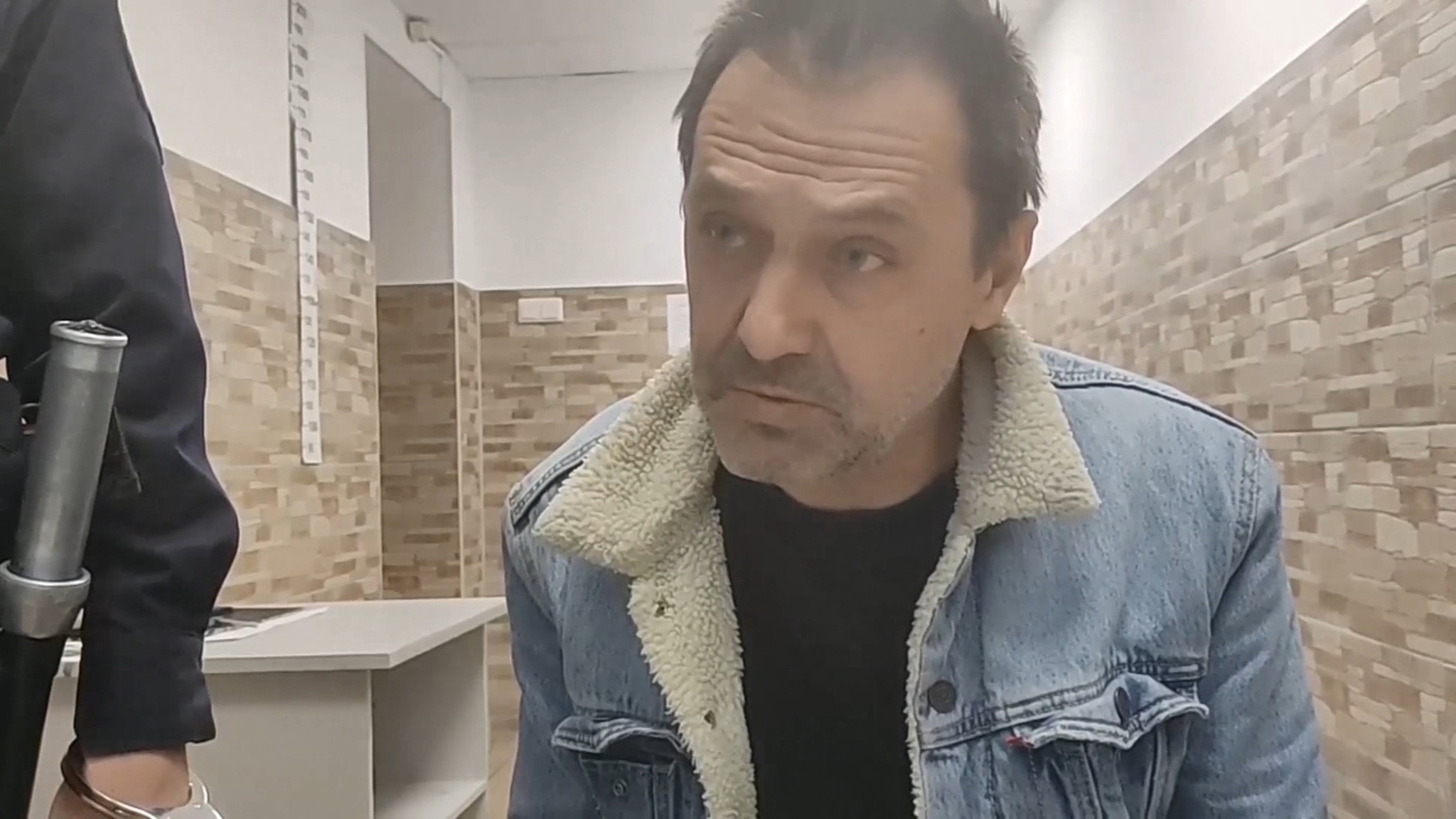 В Петербурге задержали рецидивистов, охотившихся за сбережениями пенсионеров