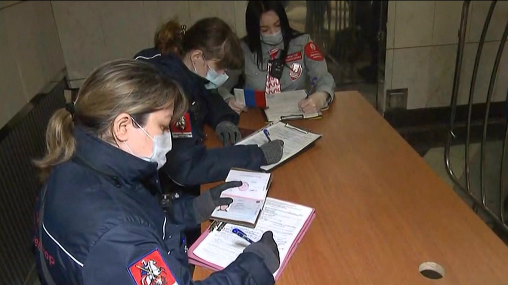 В транспорте Москвы выявили свыше четырехсот тысяч нарушений масочного режима