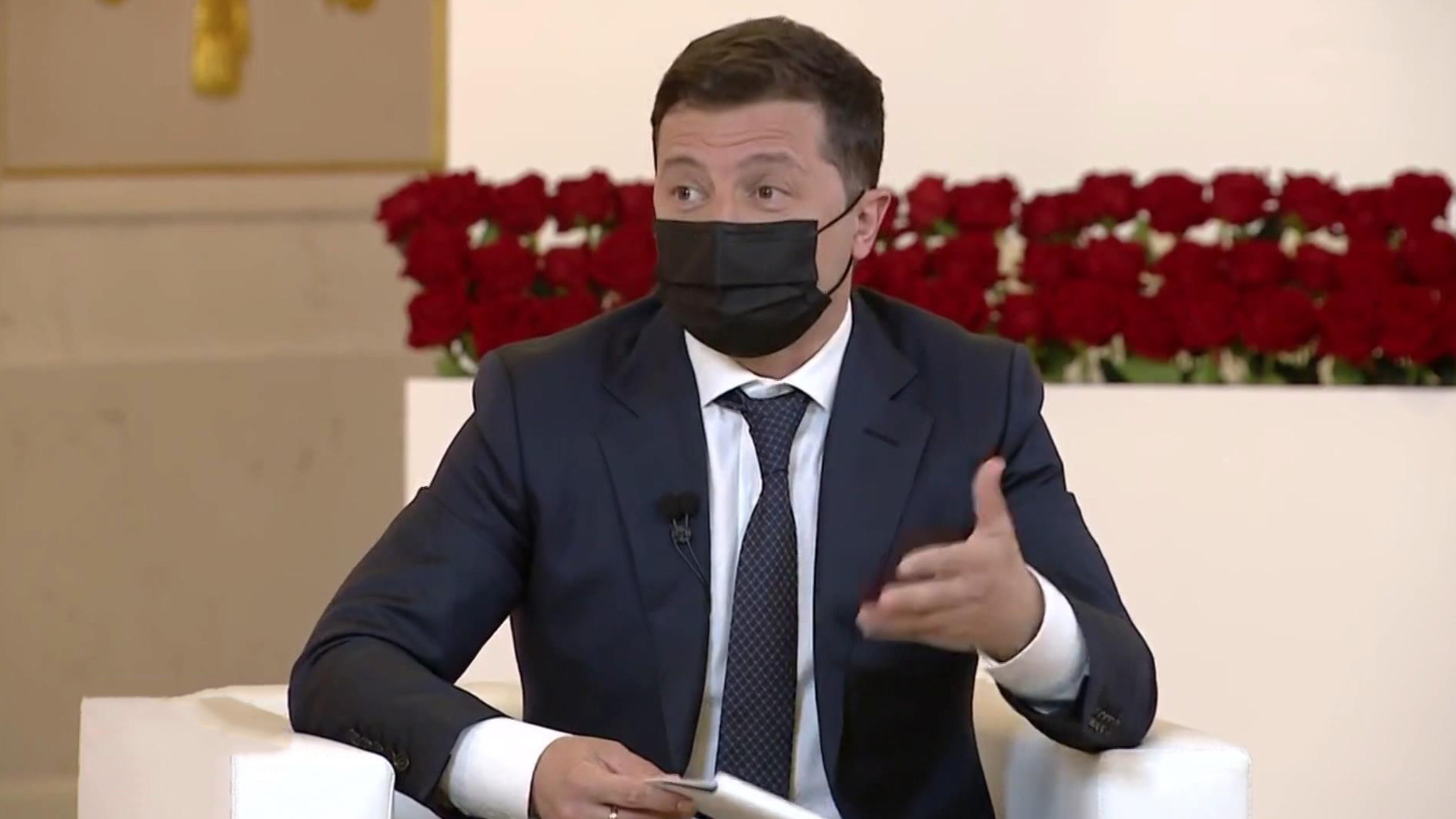 У Зеленского от возмущения выпал наушник