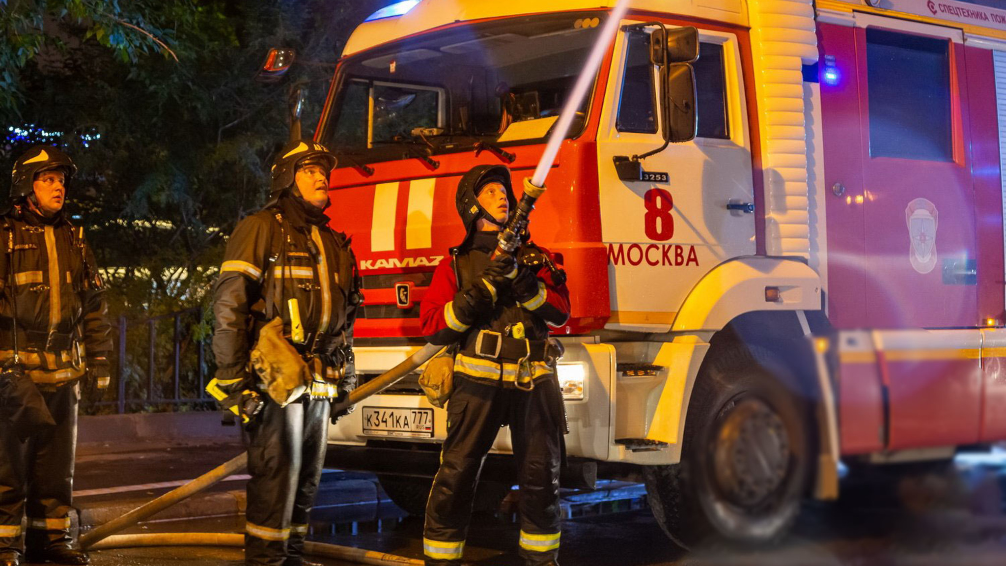 В московском торговом центре посетителей эвакуировали из-за пожара