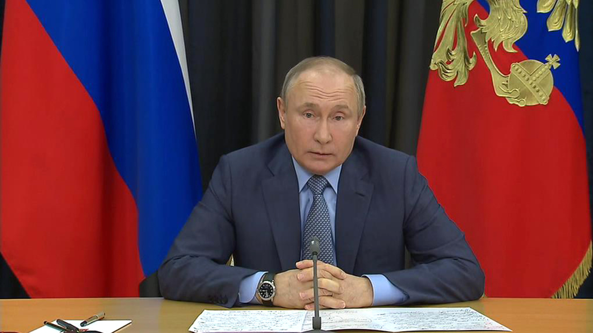Путин сравнил отечественные вакцины от ковида с автоматом Калашникова