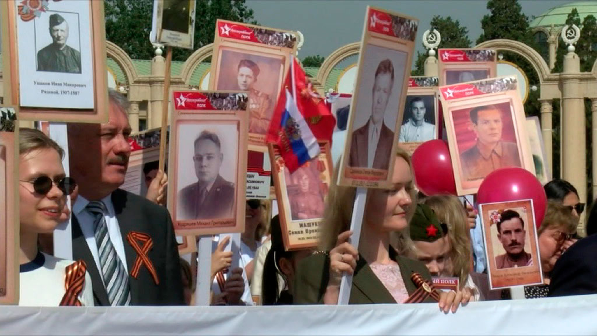 "Бессмертный полк" шествует по миру