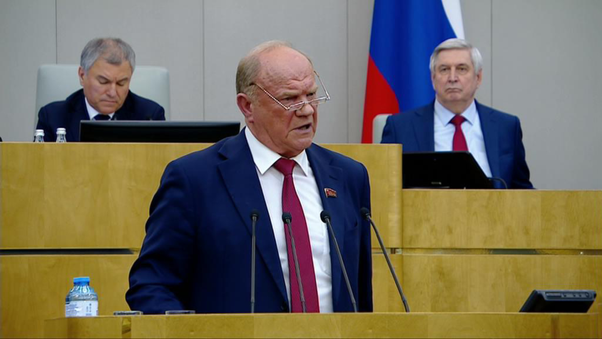Зюганов: установка президента одолеть отставание экономики – ключевая задача правительства